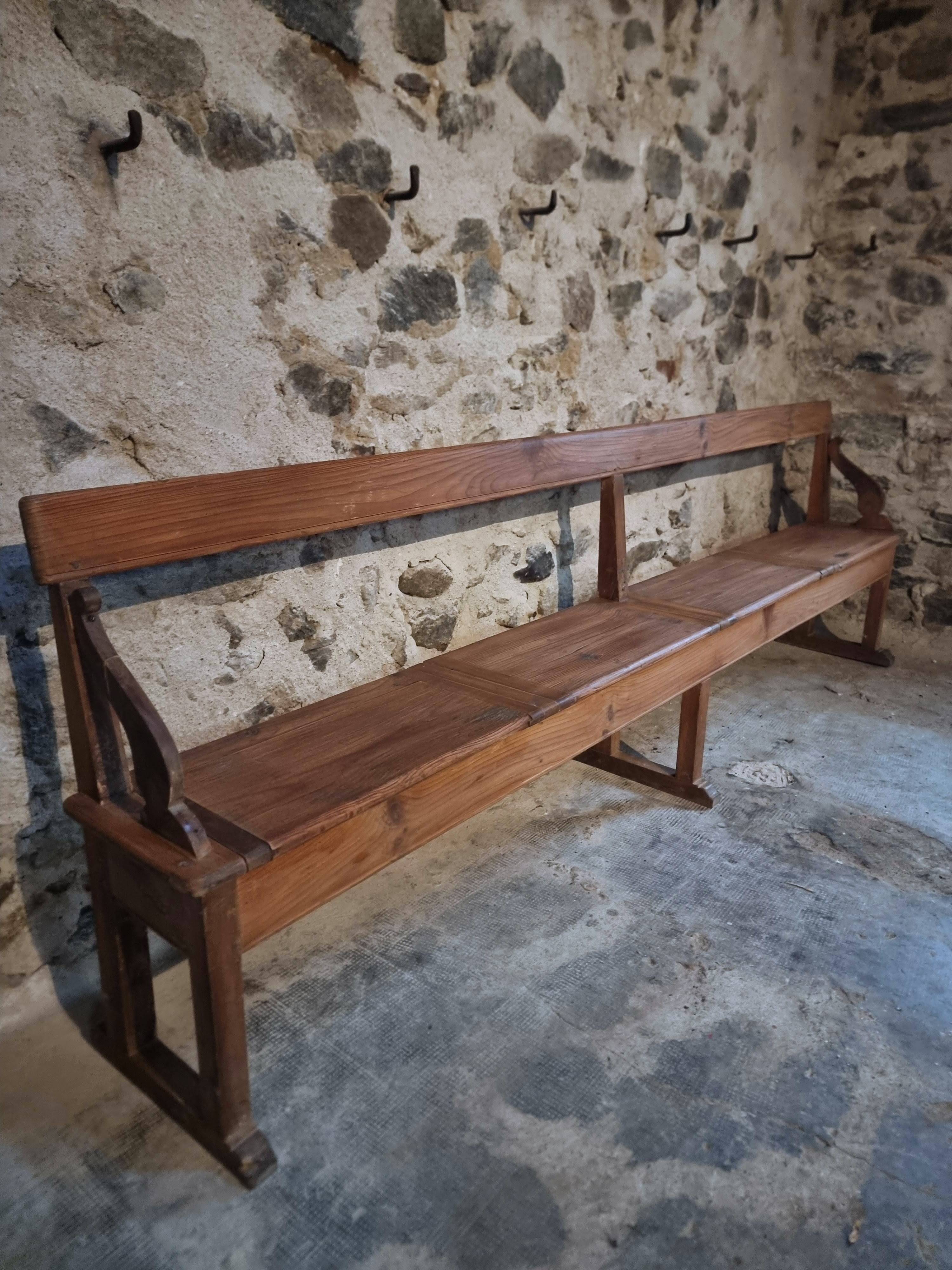 Banc de monastère antique XXL – Long banc de rangement en pin avec cadre en chêne, vers 1900–1920
