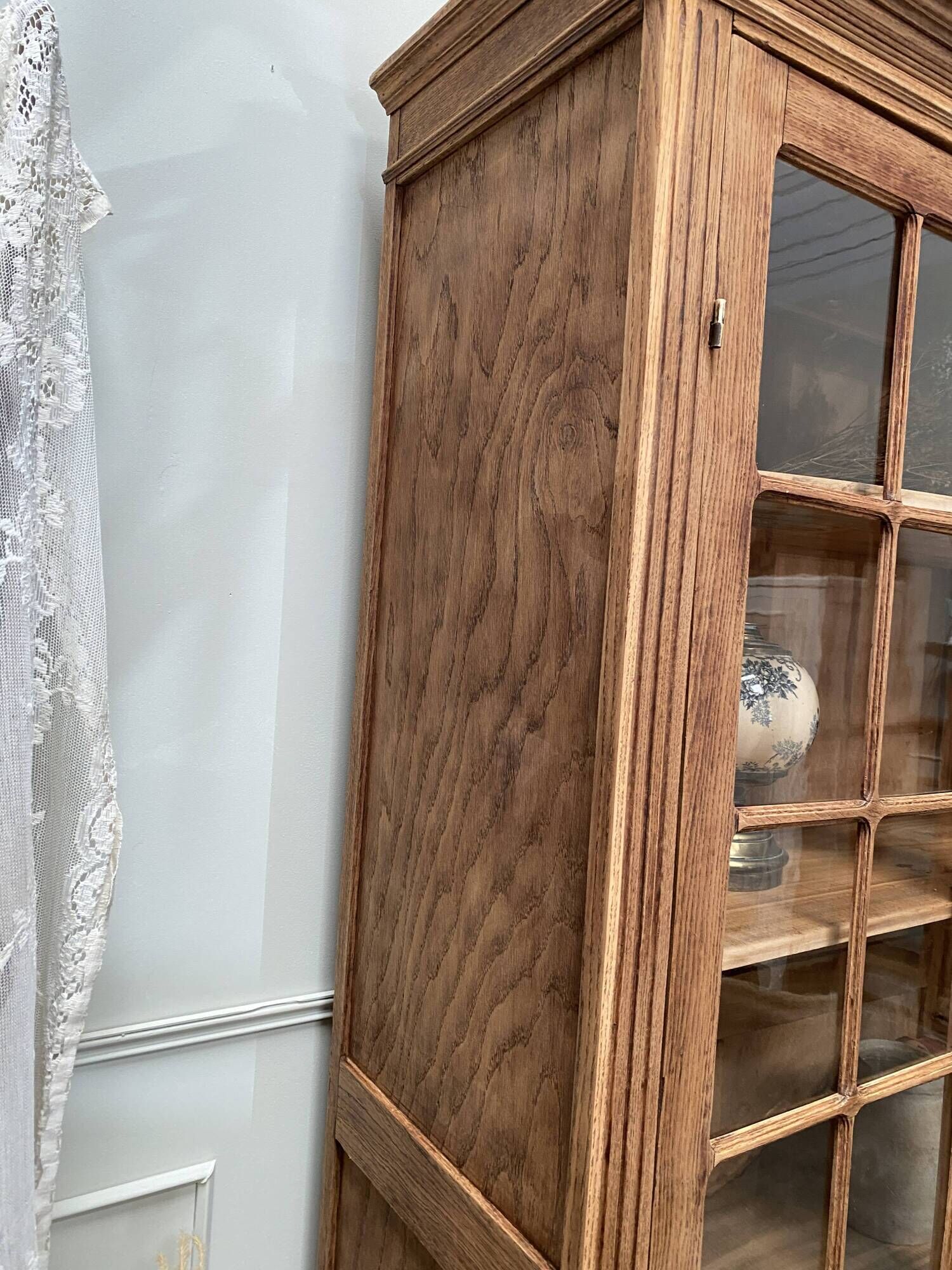 Antique display cabinet (renovated)