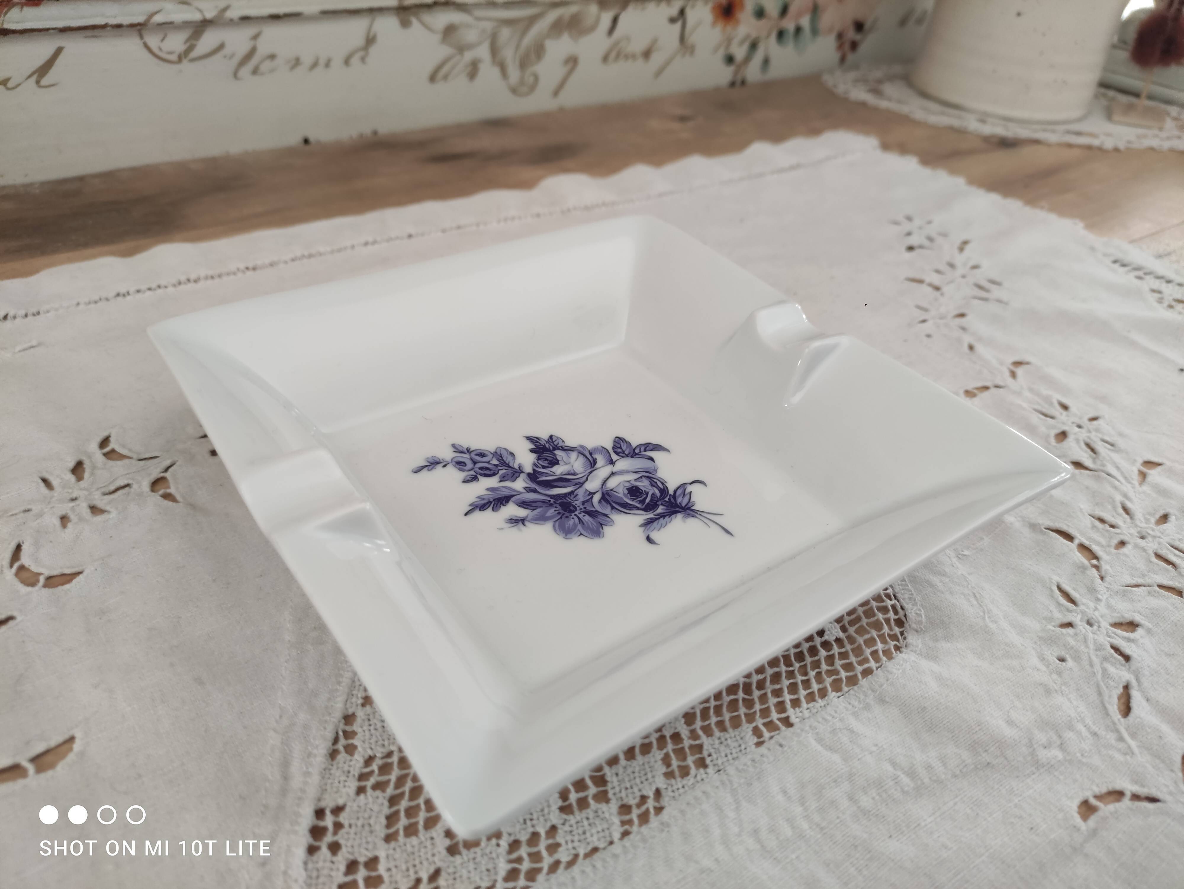 Square ashtray in Limoges porcelain decoration pink blue midnight