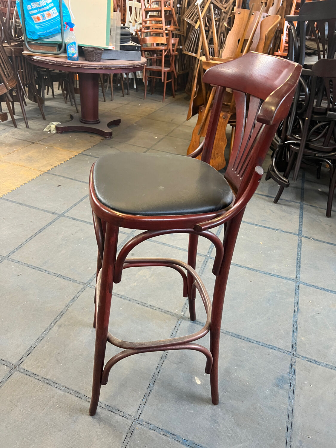 Bar stool