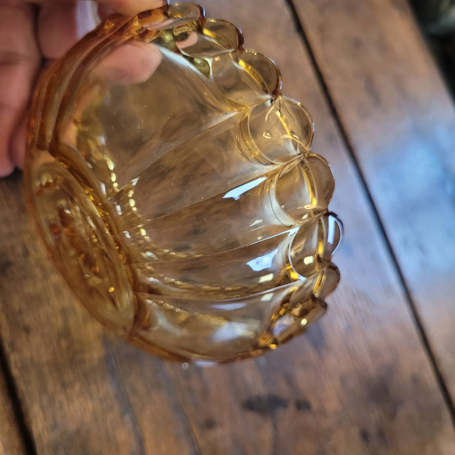 Amber glass catchall dish – 1940s–1950s