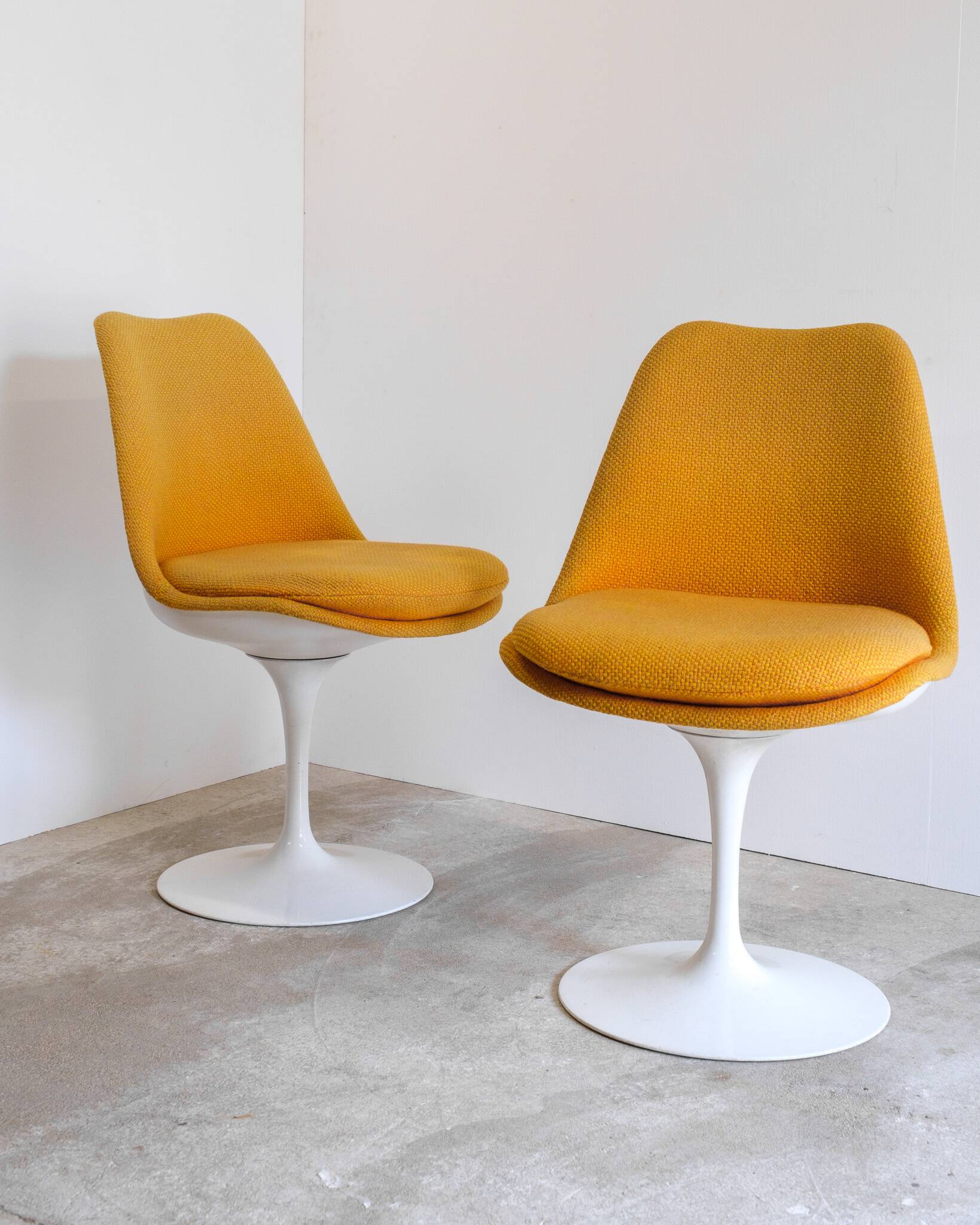Tulip chair pair by Eero Saarinen for Knoll International
