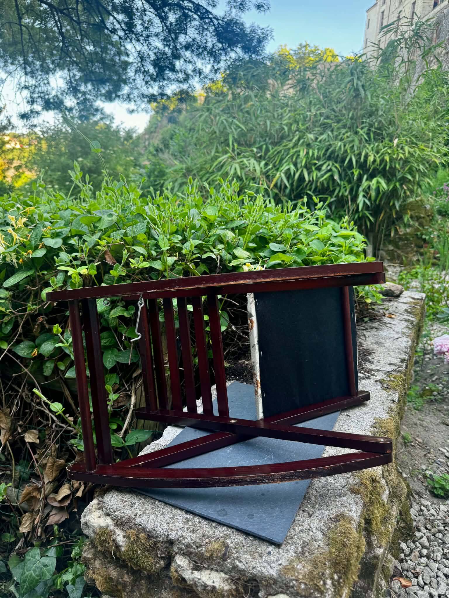 Folding footrest with vintage embroidery
