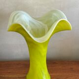 Collar vase