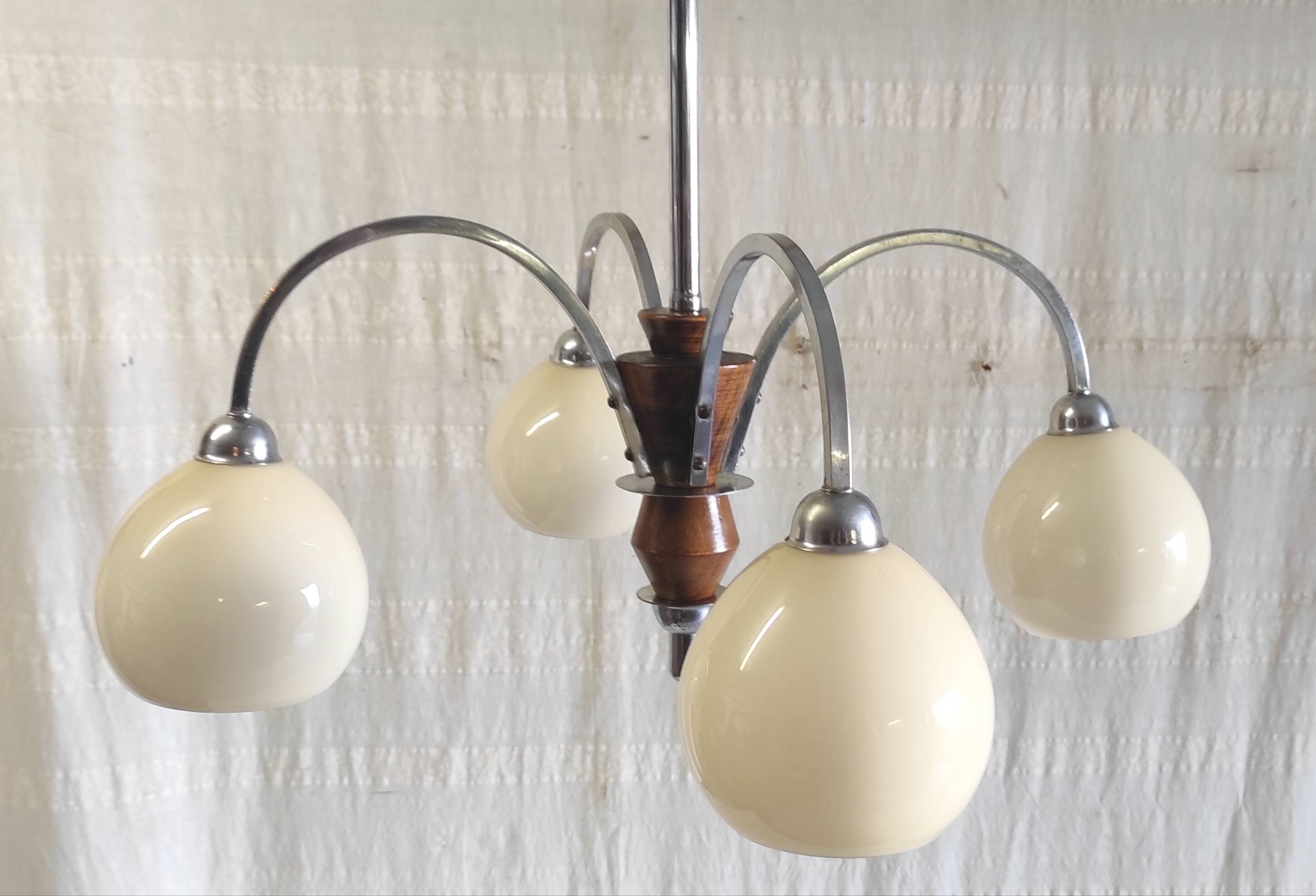 Art Deco chandelier with 4 lights in chrome metal and opaline globe - 1940s/50s