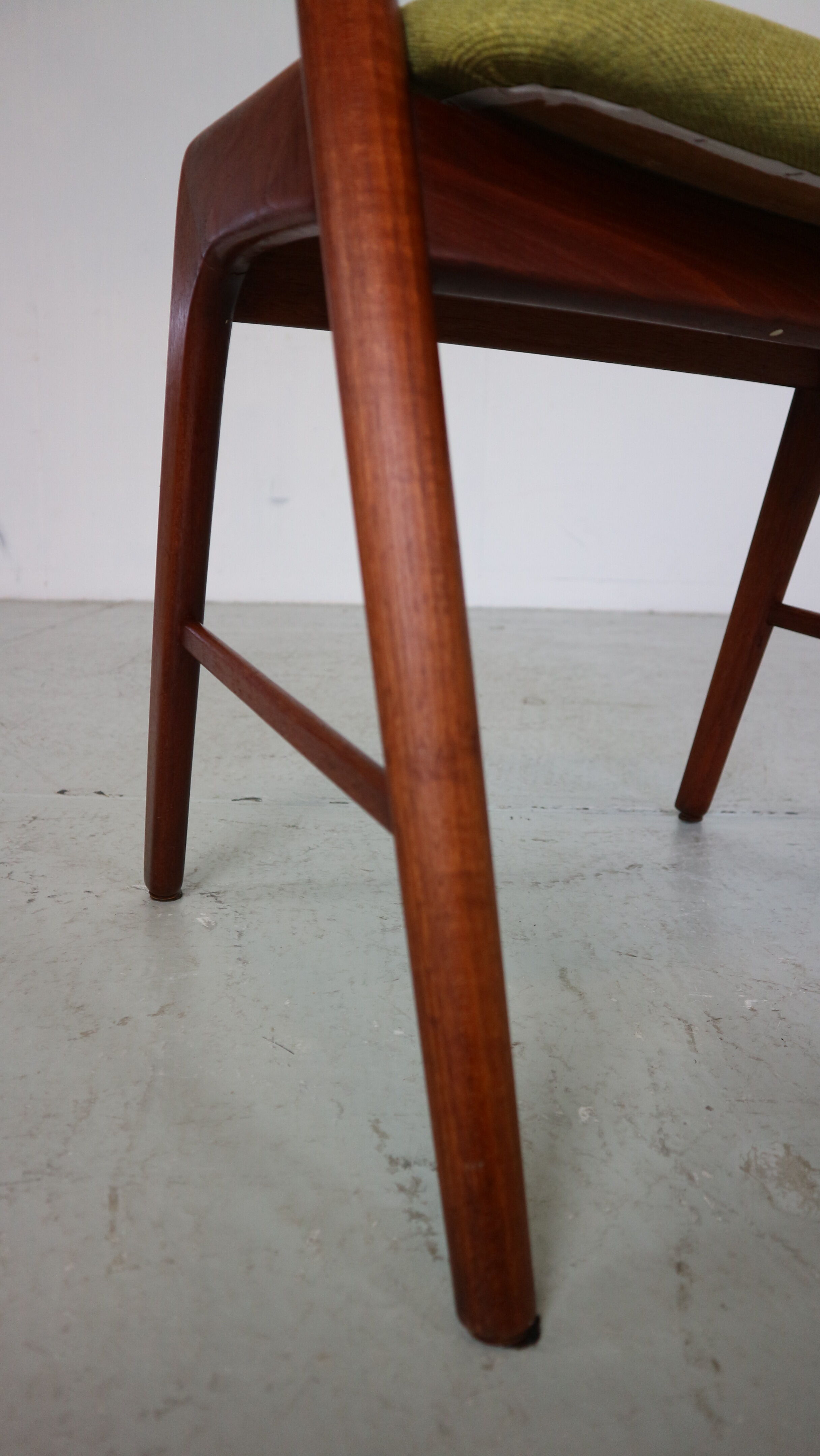 Mid- Century Set Of Two Organic Shape Teak Dinning Room Chairs, 1960 Denmark