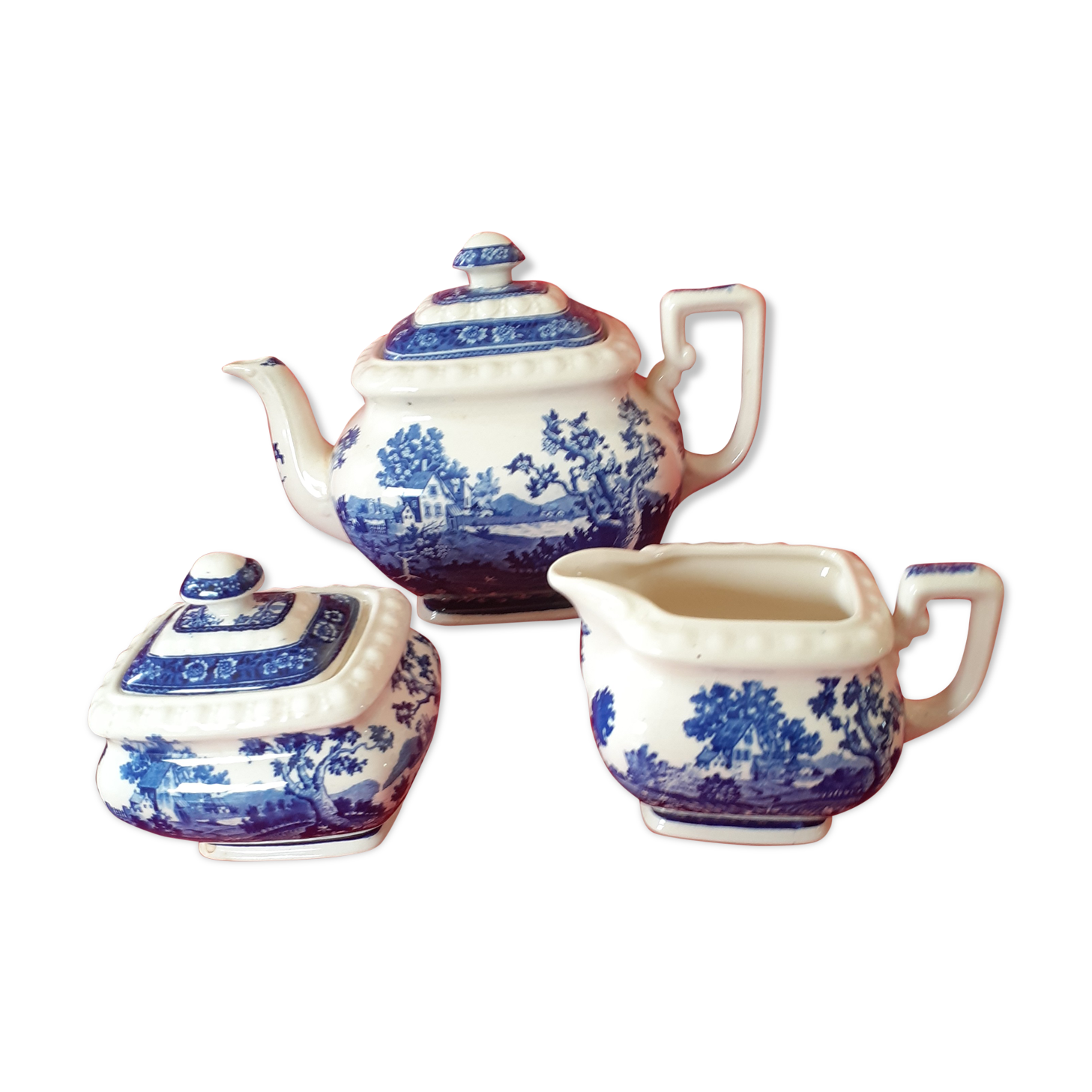 Blue ensemble in Villeroy and old Boch, Rusticana model