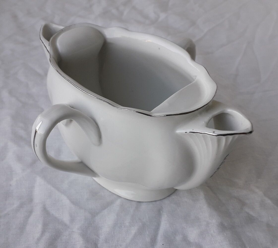 Porcelain sauce boat