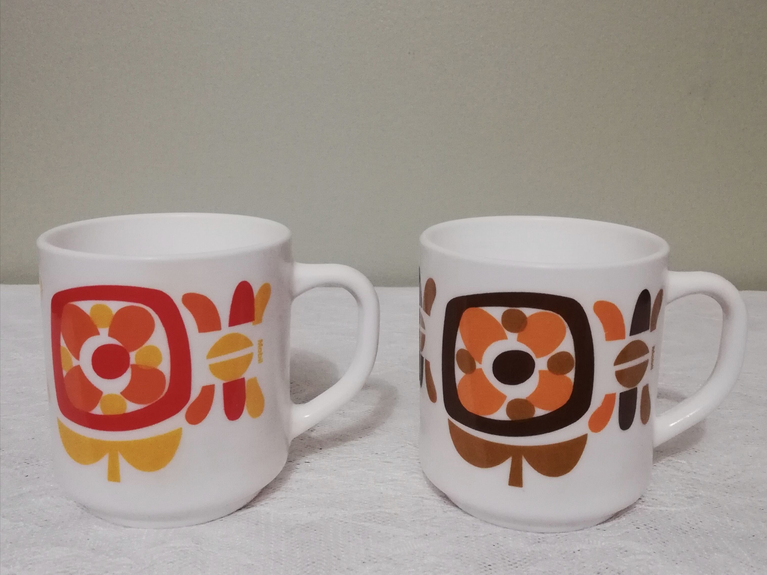 Two mugs or cups 200ml "Mobil"