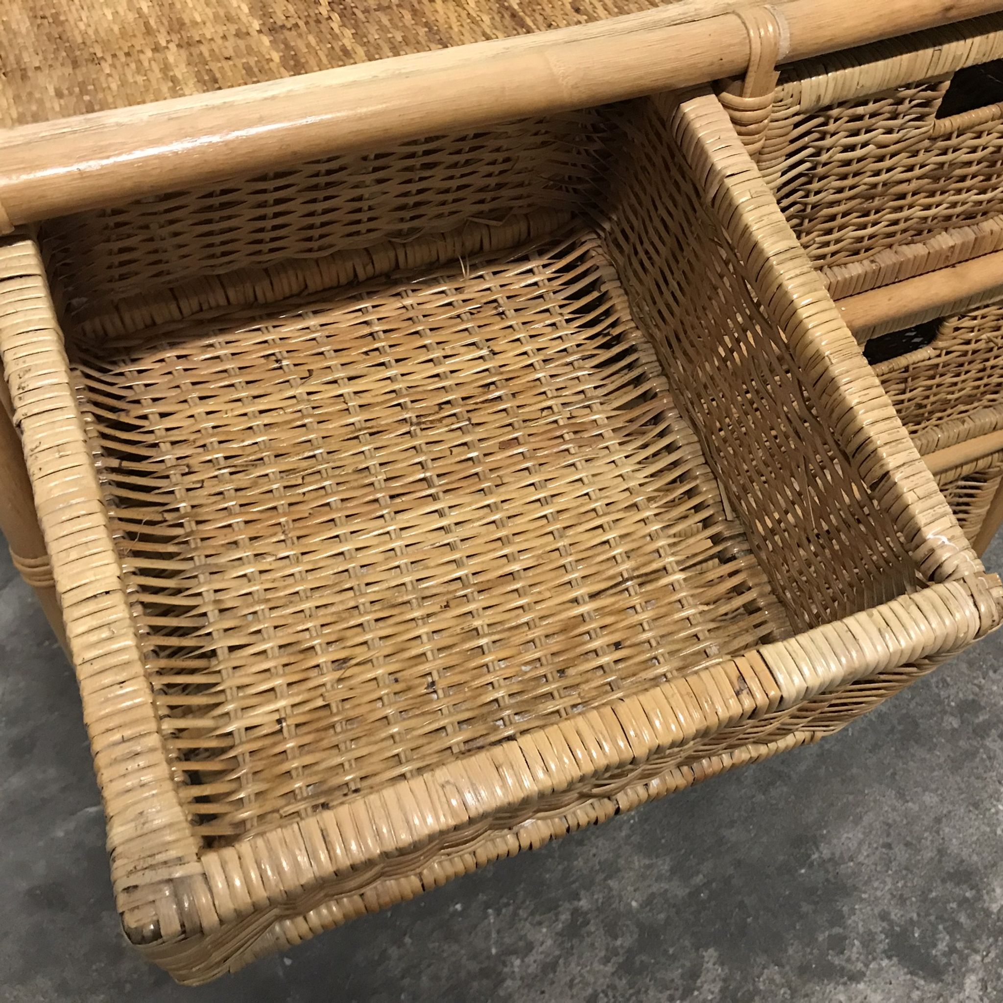 Commode vintage en osier/rotin et bambou 2 grands et 2 petits tiroirs