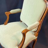 Large Queen-style back armchair in solid cherry wood, Louis XV style