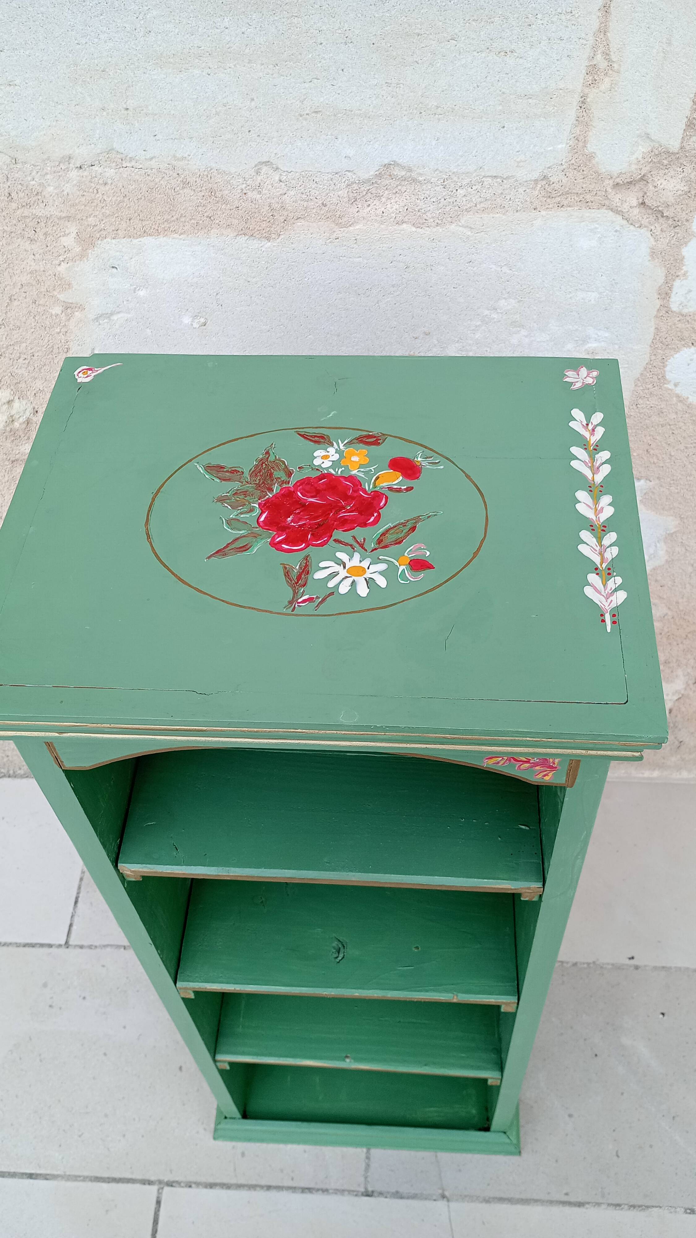 étagère peinte meuble de rangement