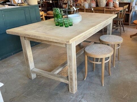 Farm table