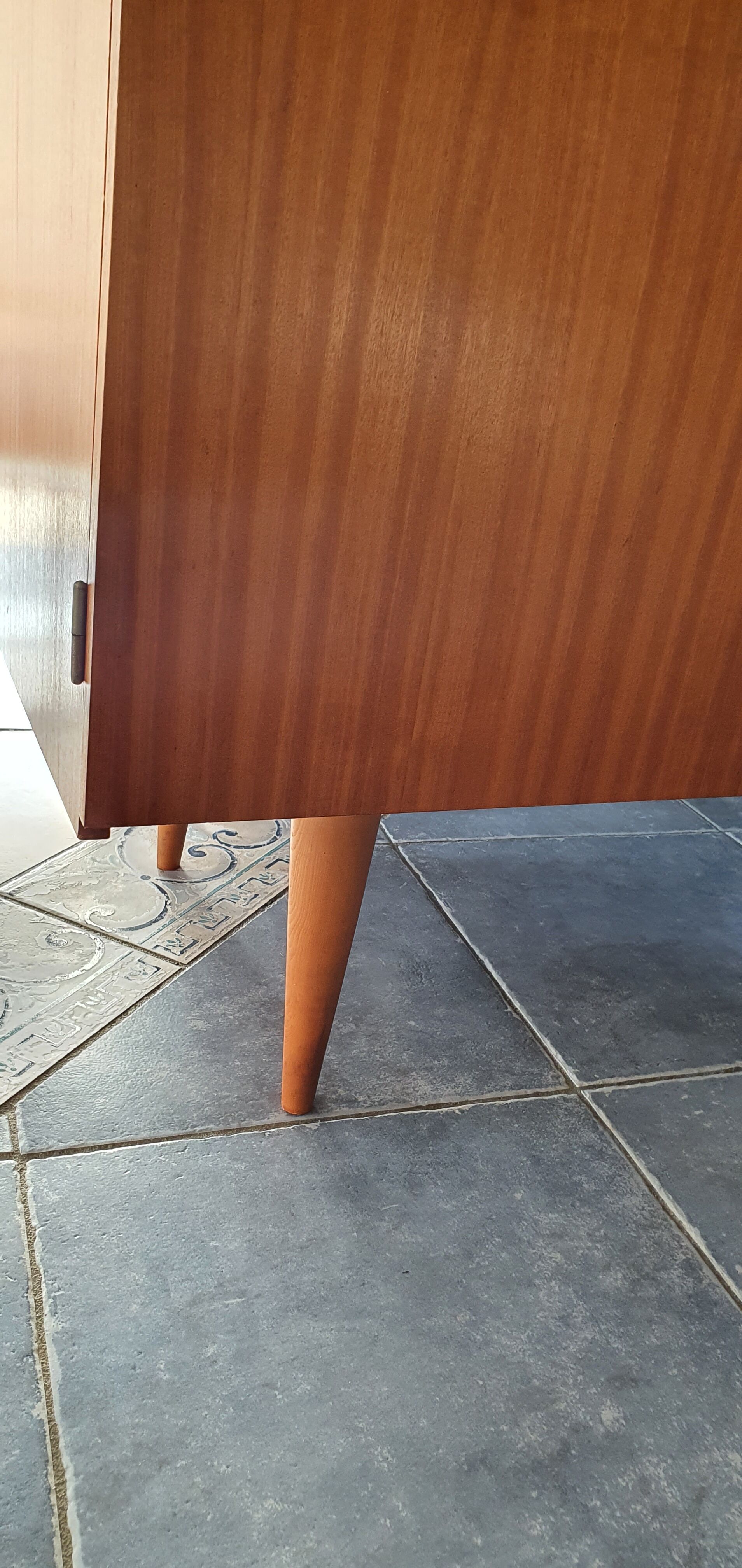 Combined wardrobe secretary