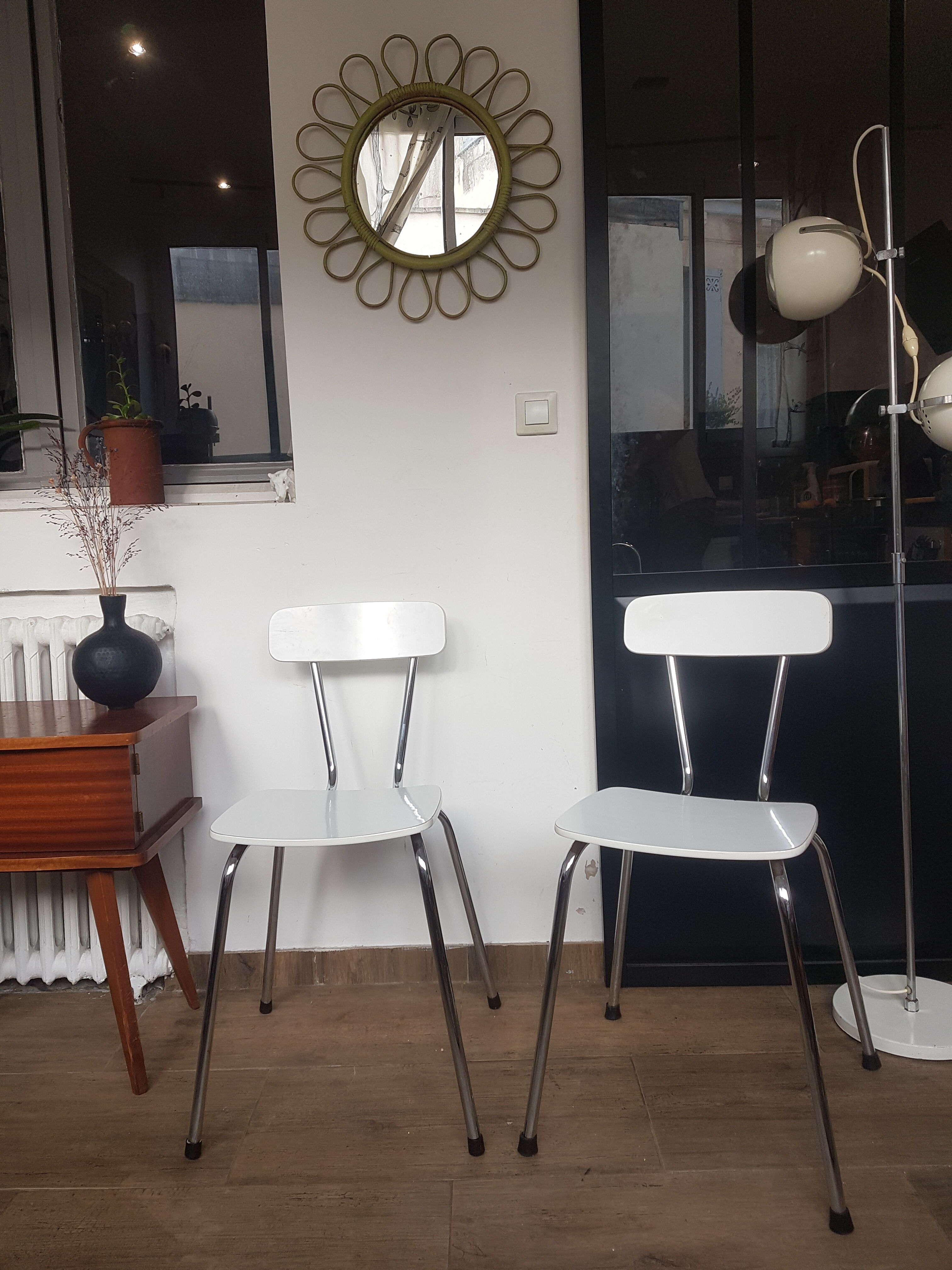 Paire de chaises en formica