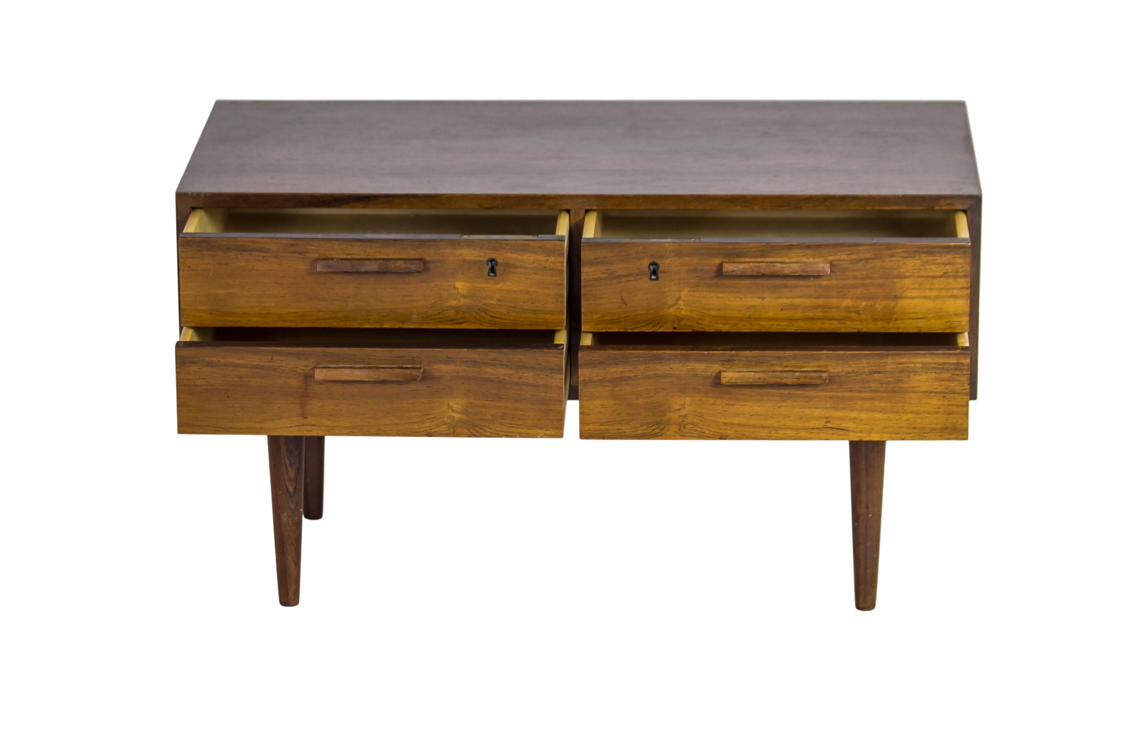 Rosewood chest of drawers