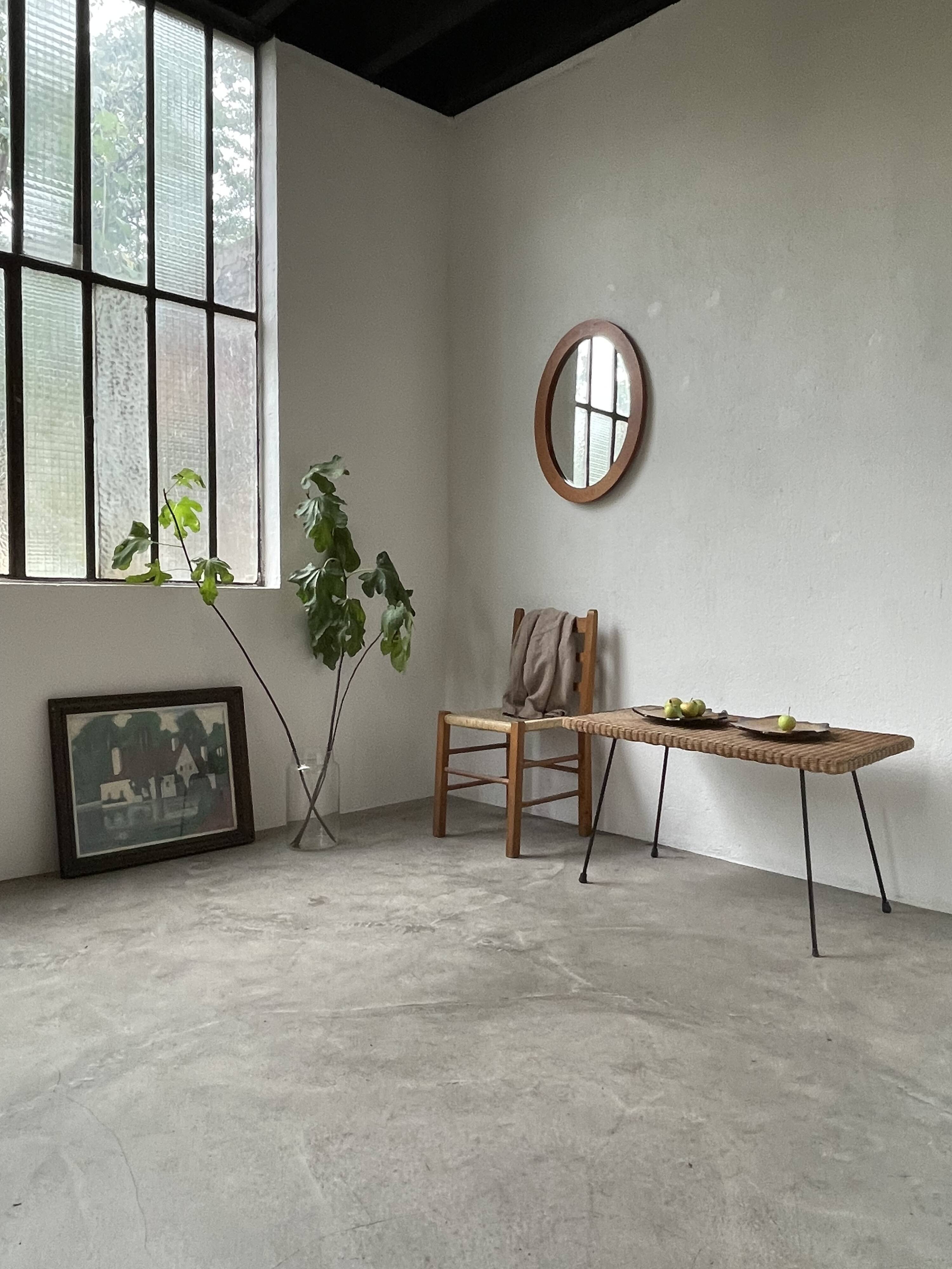 Table basse osier tressé et métal 1960