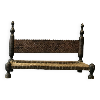 Nuristan Bench