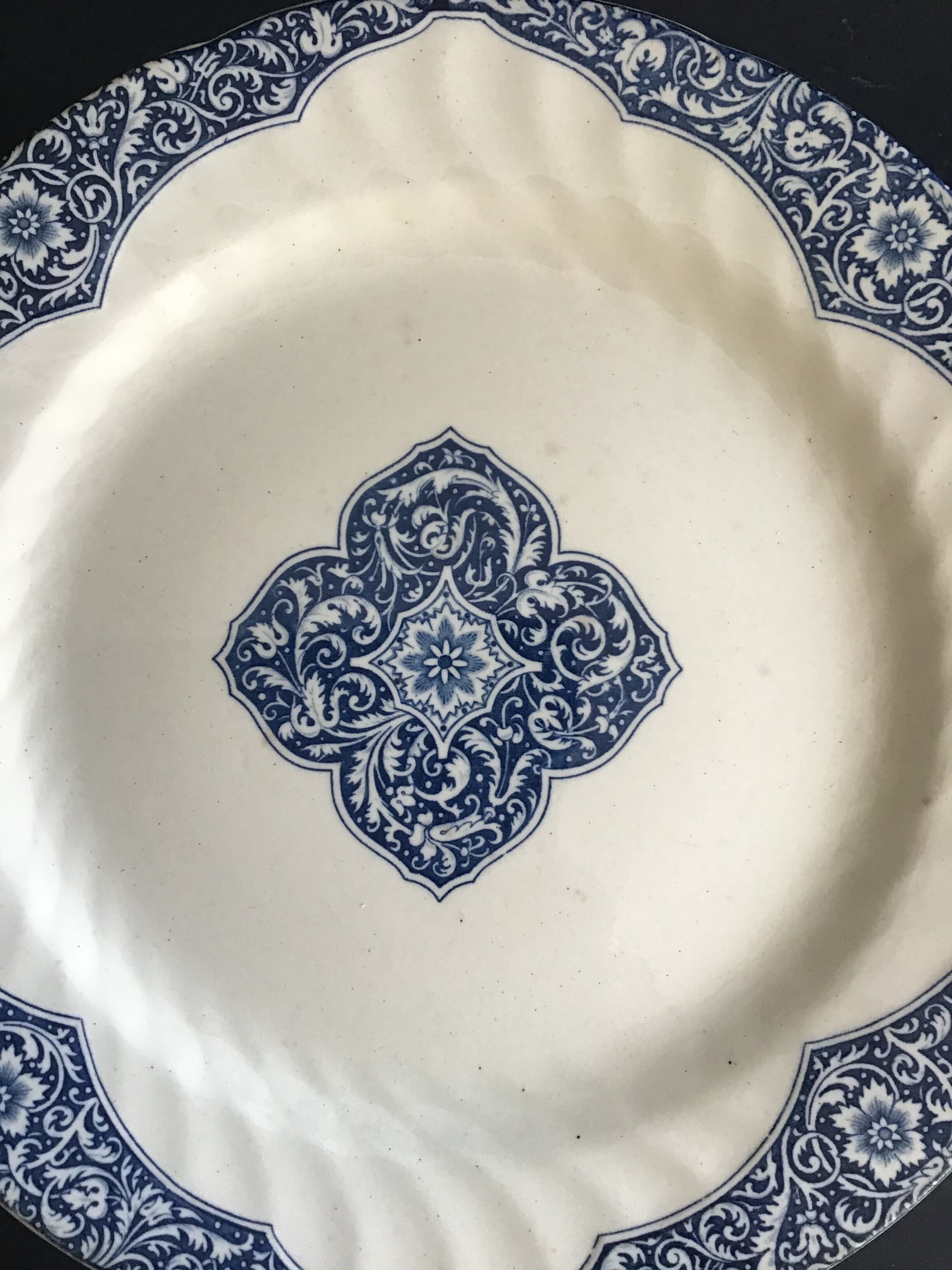 Gien's earthenware plate