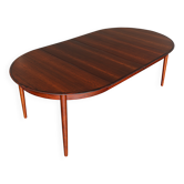 Danish extendable rosewood dinning table by Skovby