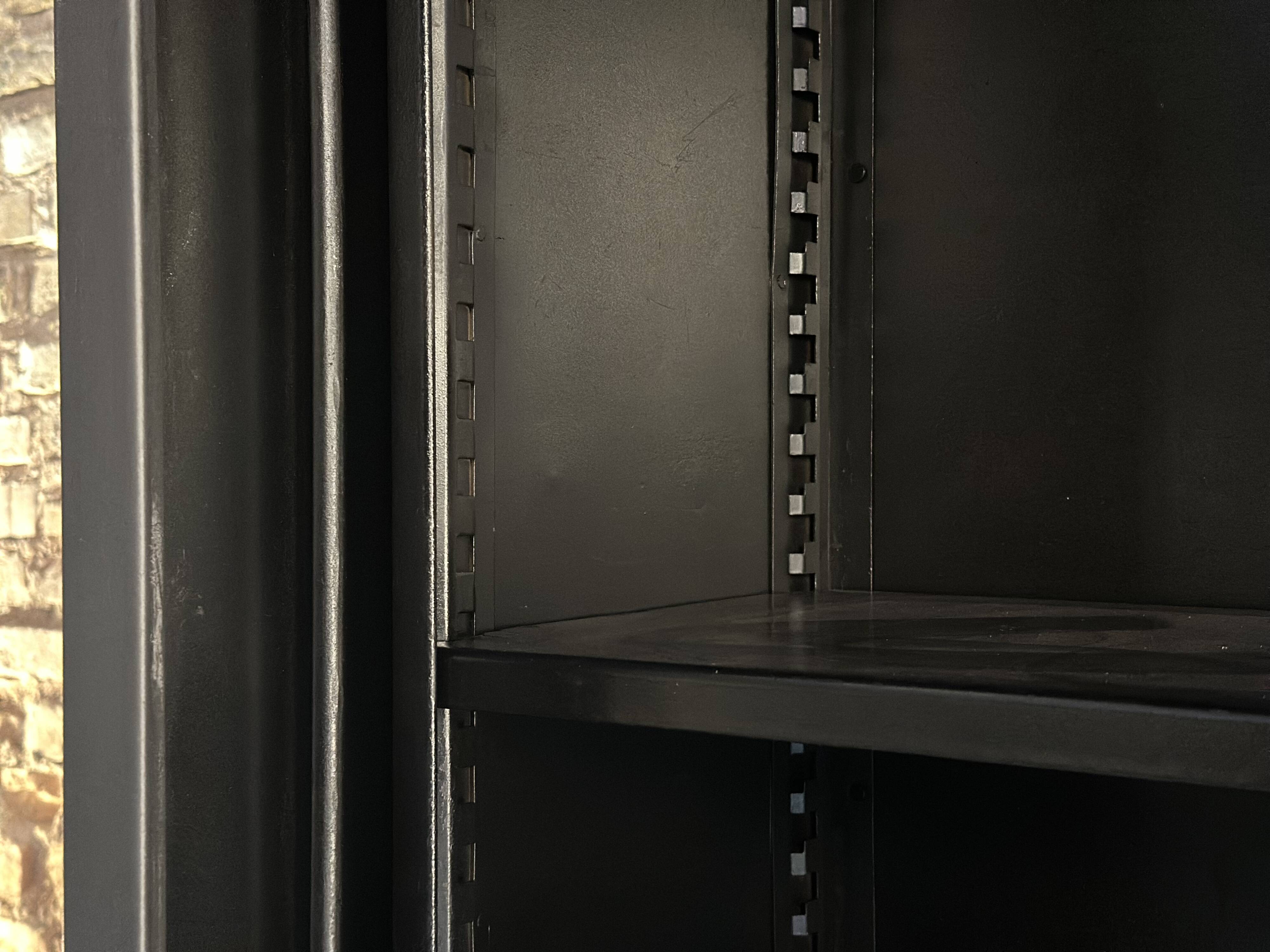 Armoire, étagère industrielle Strafor "Forge de Strasbourg"