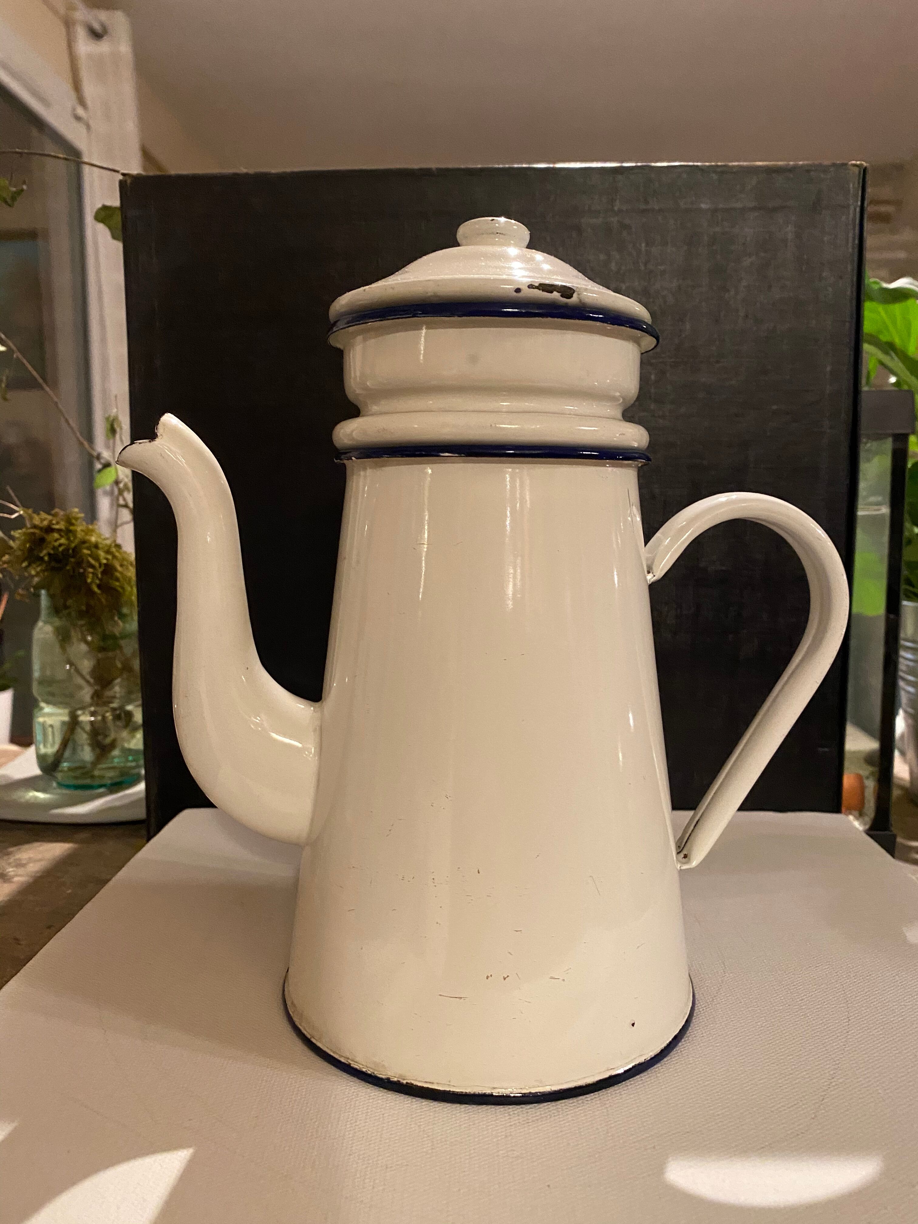 Enamelled coffee maker