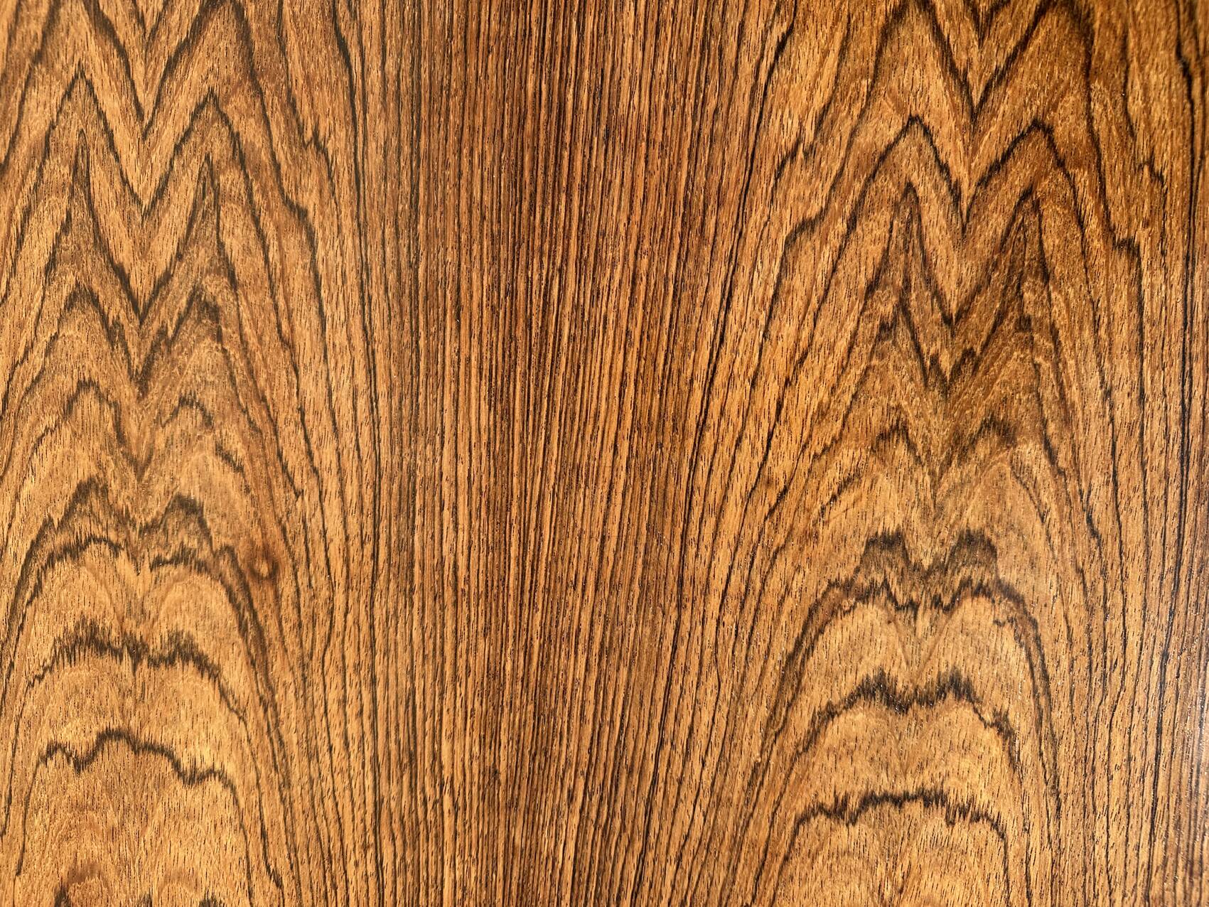 Danish extendable dining table in Rio rosewood 1960