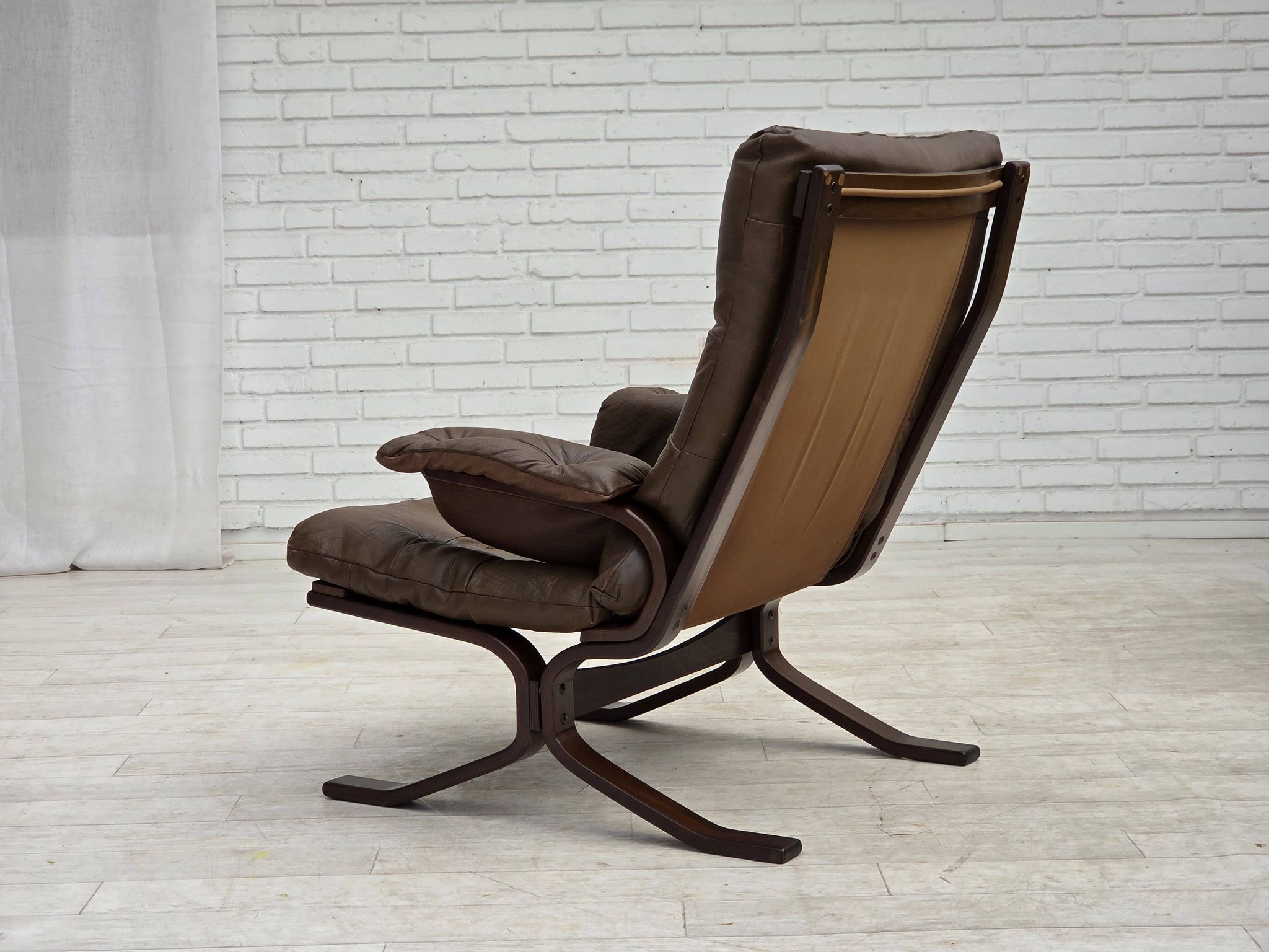Fauteuil en cuir de meuble marron, années 1970, design scandinave,