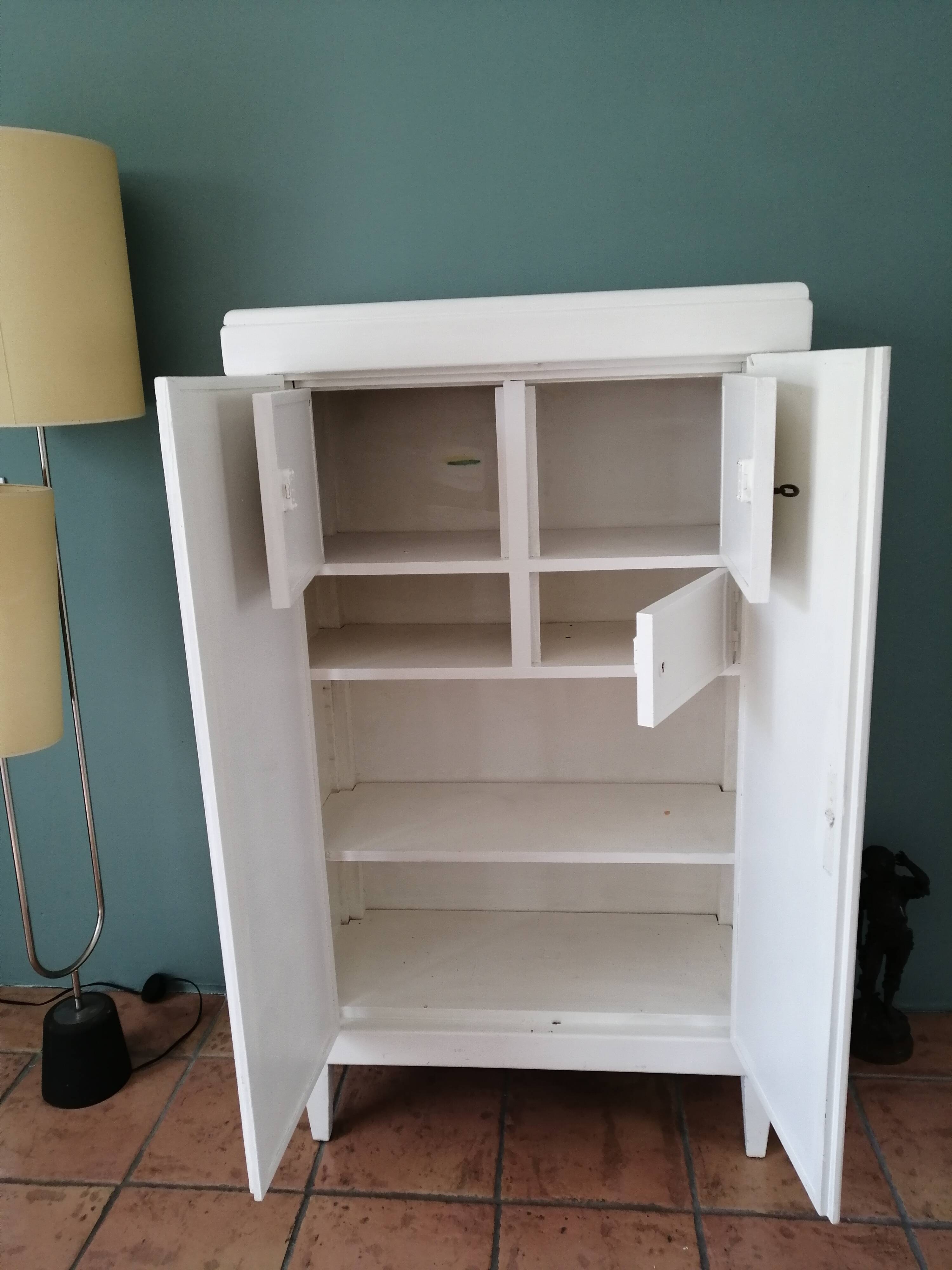 Meuble / armoire des années 30