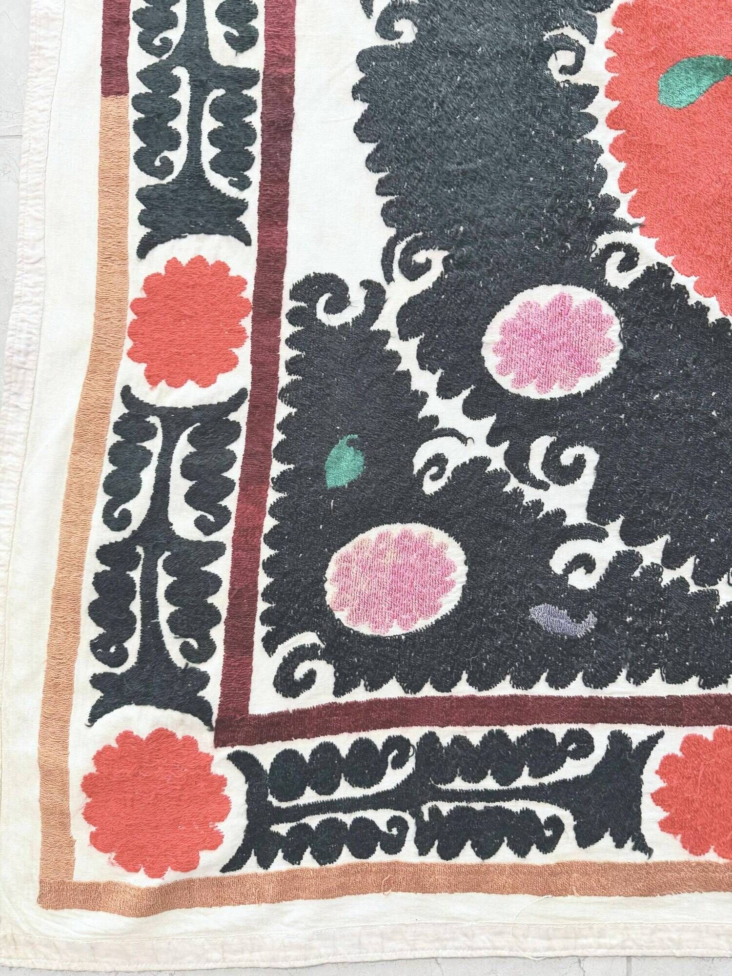Vintage hand-embroidered tablecloth 127x135 cm