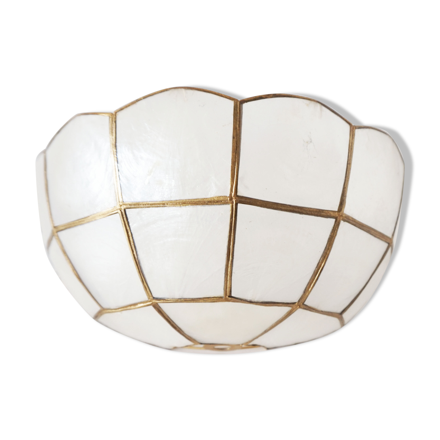 Mother-of-pearl shell shape wall lamp