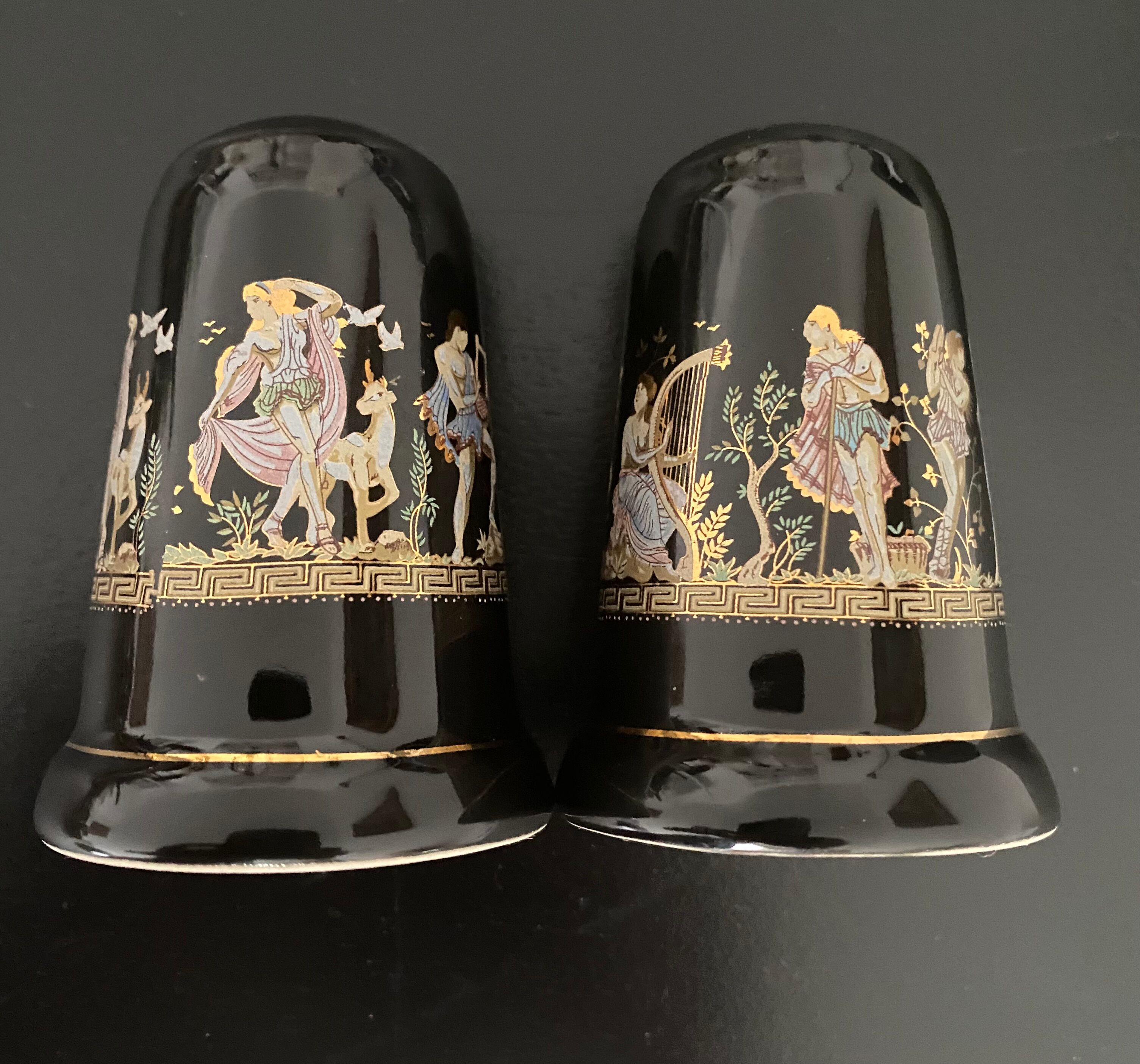 Duo de salière, poivrier,  motif mythologie grecque