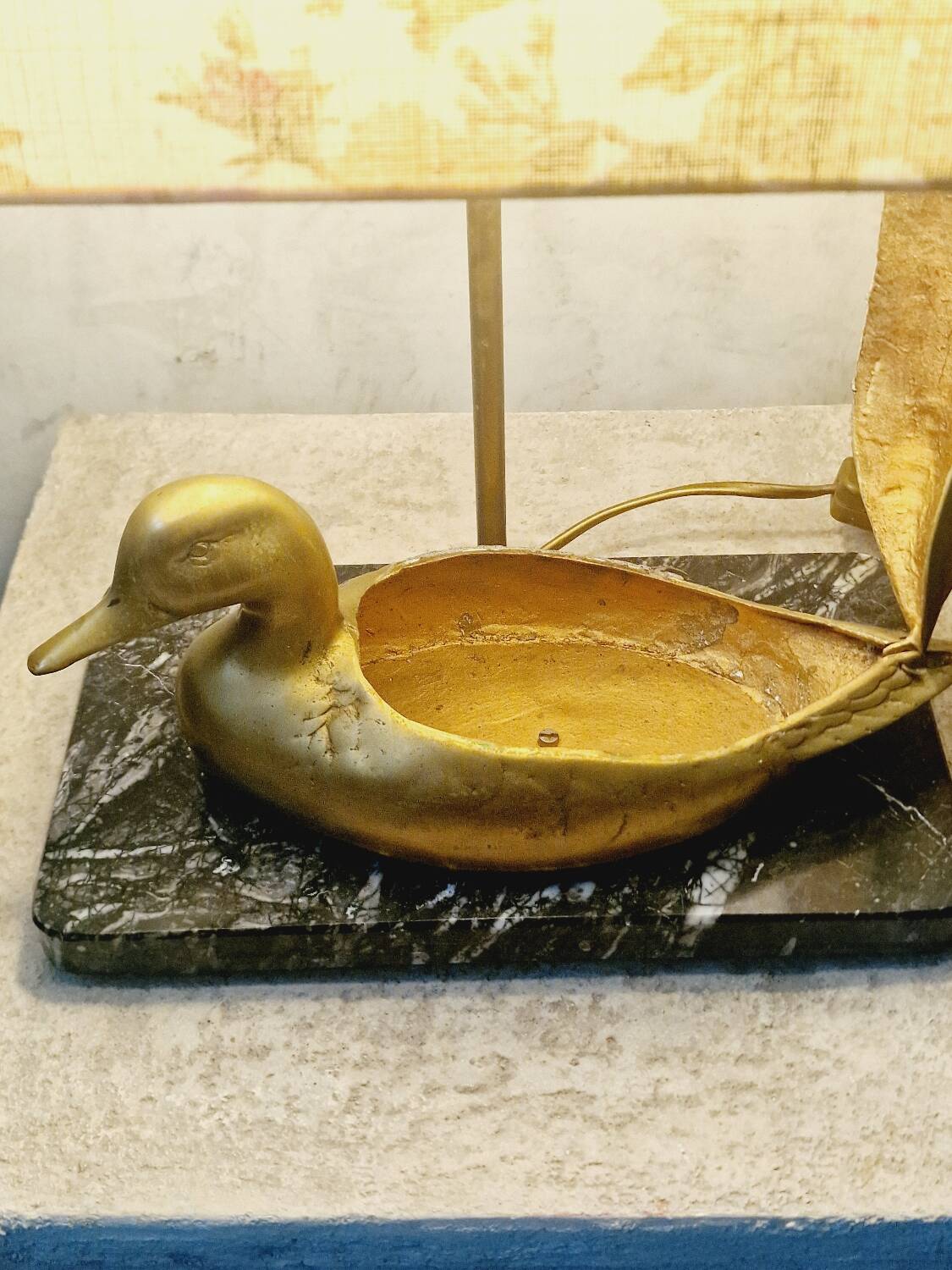 Vintage gold-plated duck lamp