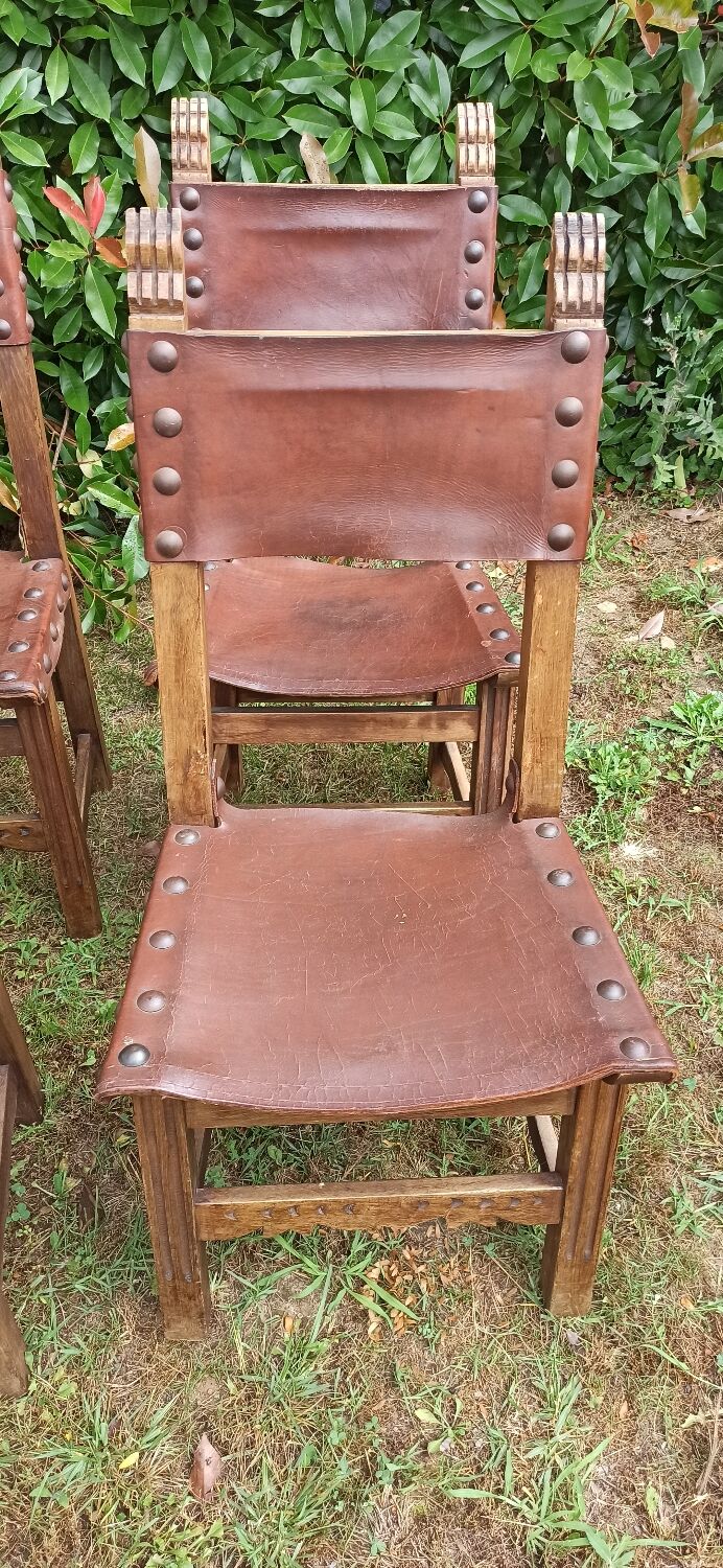 Lot 4 chaises espagnoles en cuir et bois