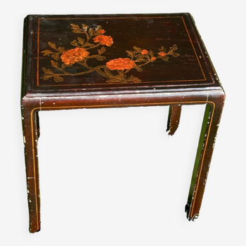 Small Chinese side coffee table, lacquered