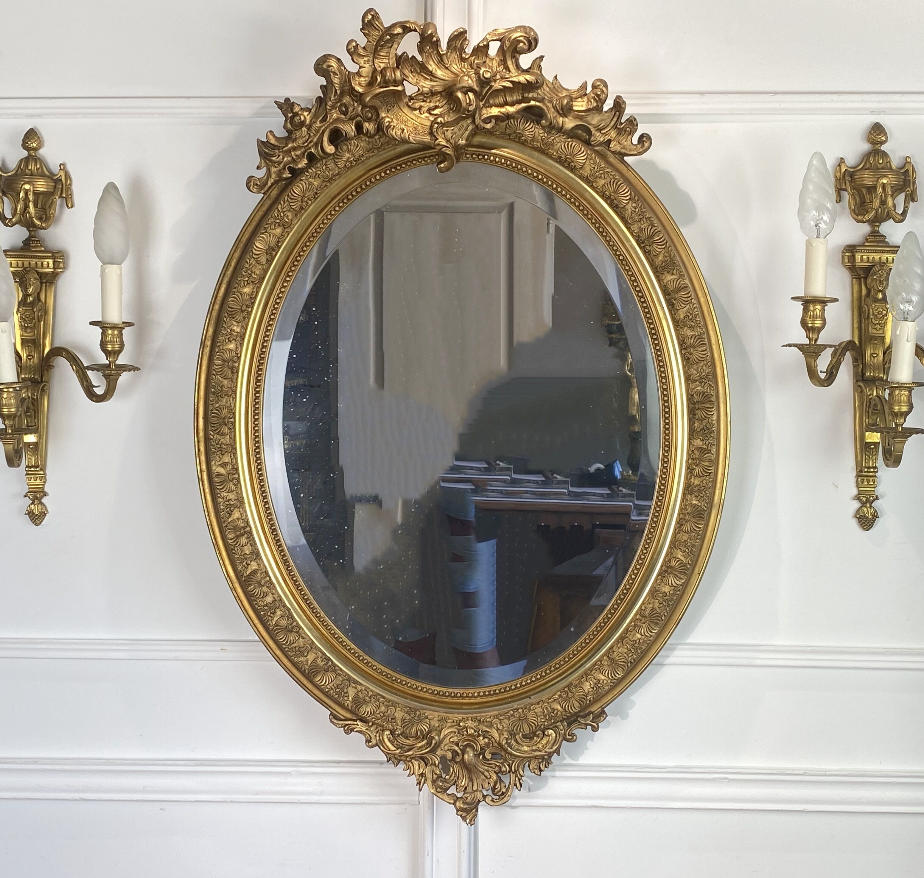 Mirror / oval ice Napoleon III period in wood and gilded stucco louis xv style