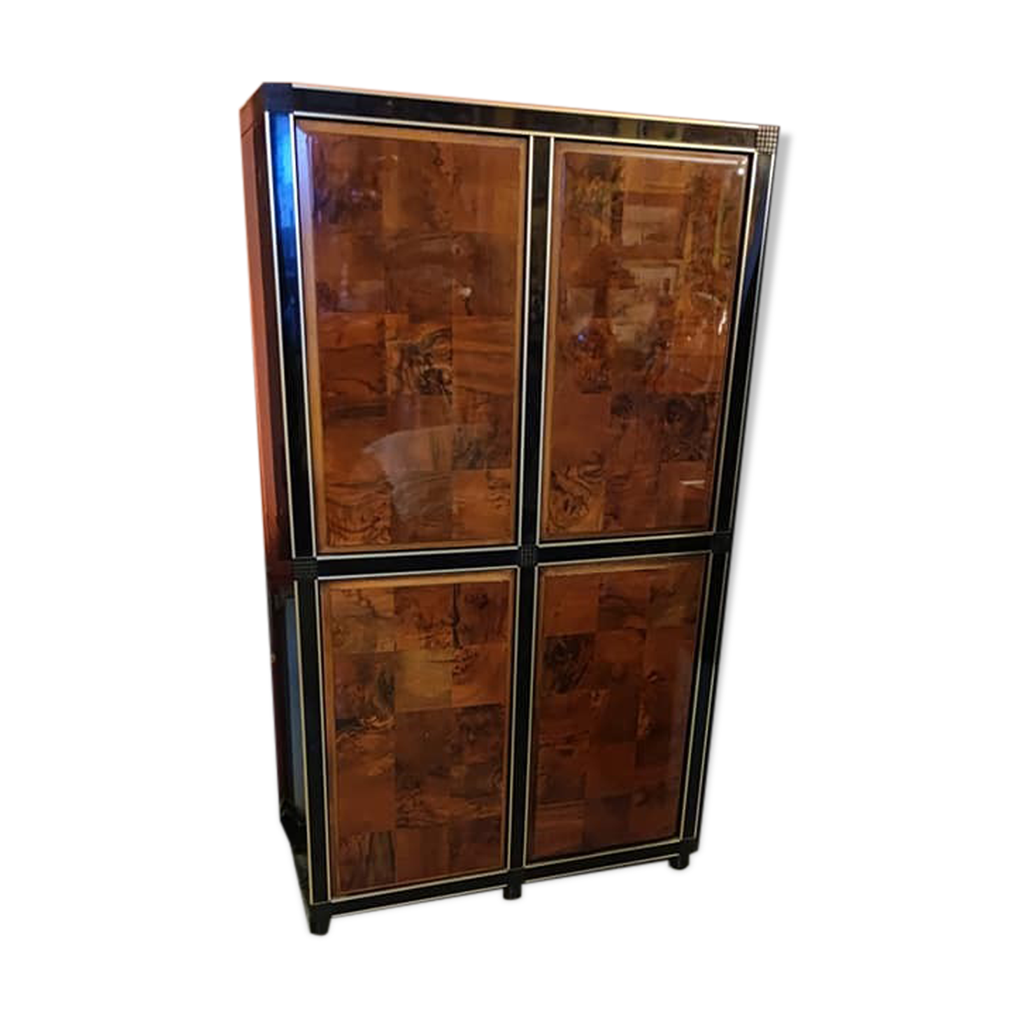 Four-door cabinet in checkerboard patterned burr walnut veneer