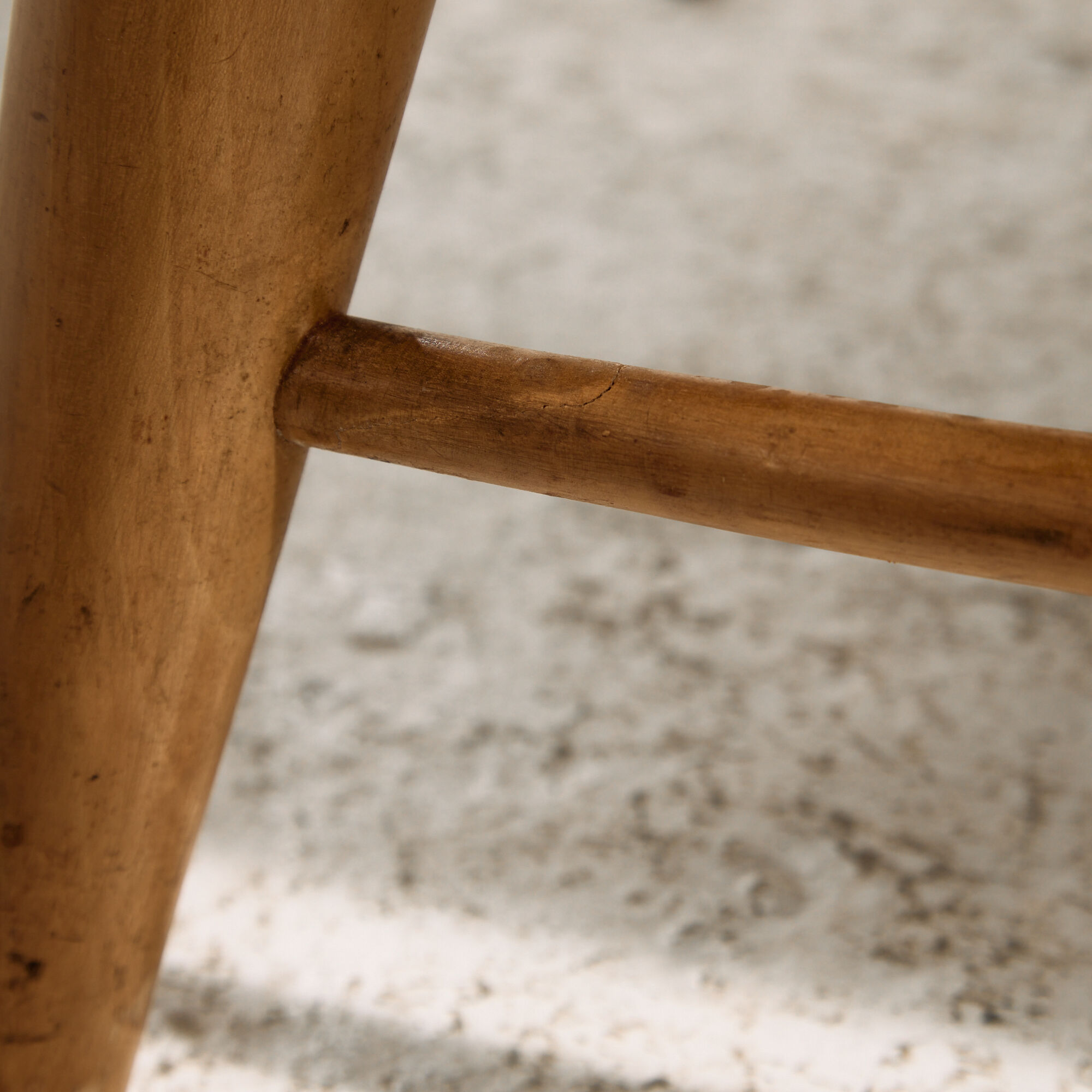 Fauteuil en noyer par Anna-Lülja Praun