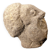 Tête sculptée en pierre volcanique, haute époque chrétienne