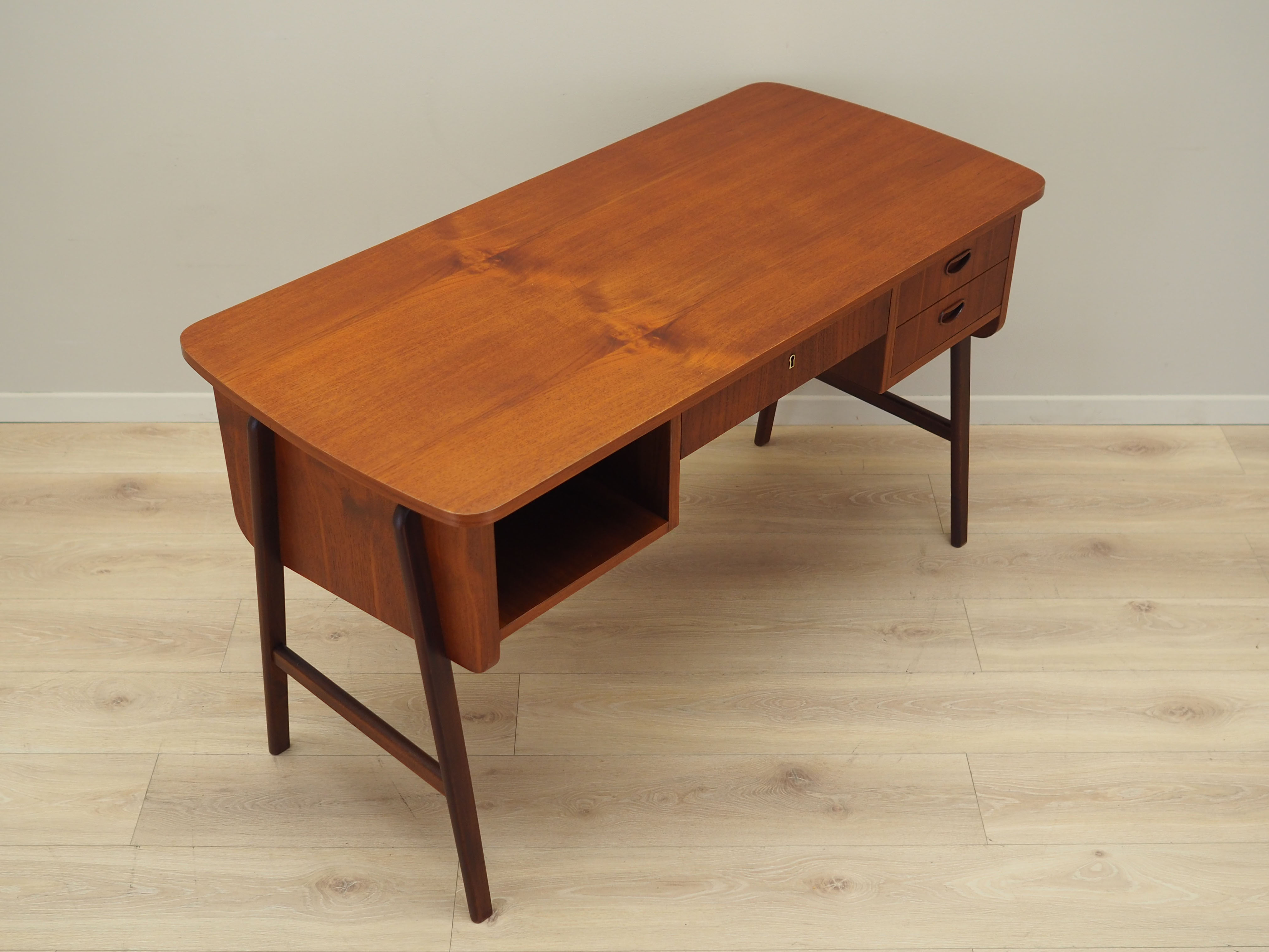 Teak desk, Danish design, 1970s, production: Denmark