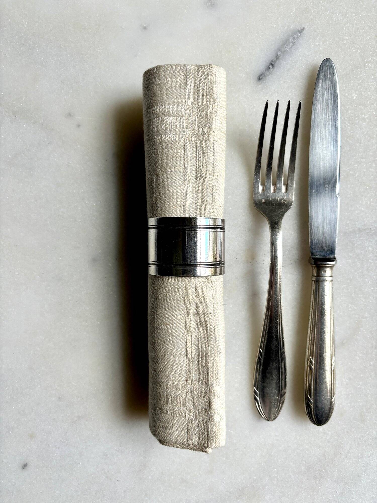 Silver metal napkin ring