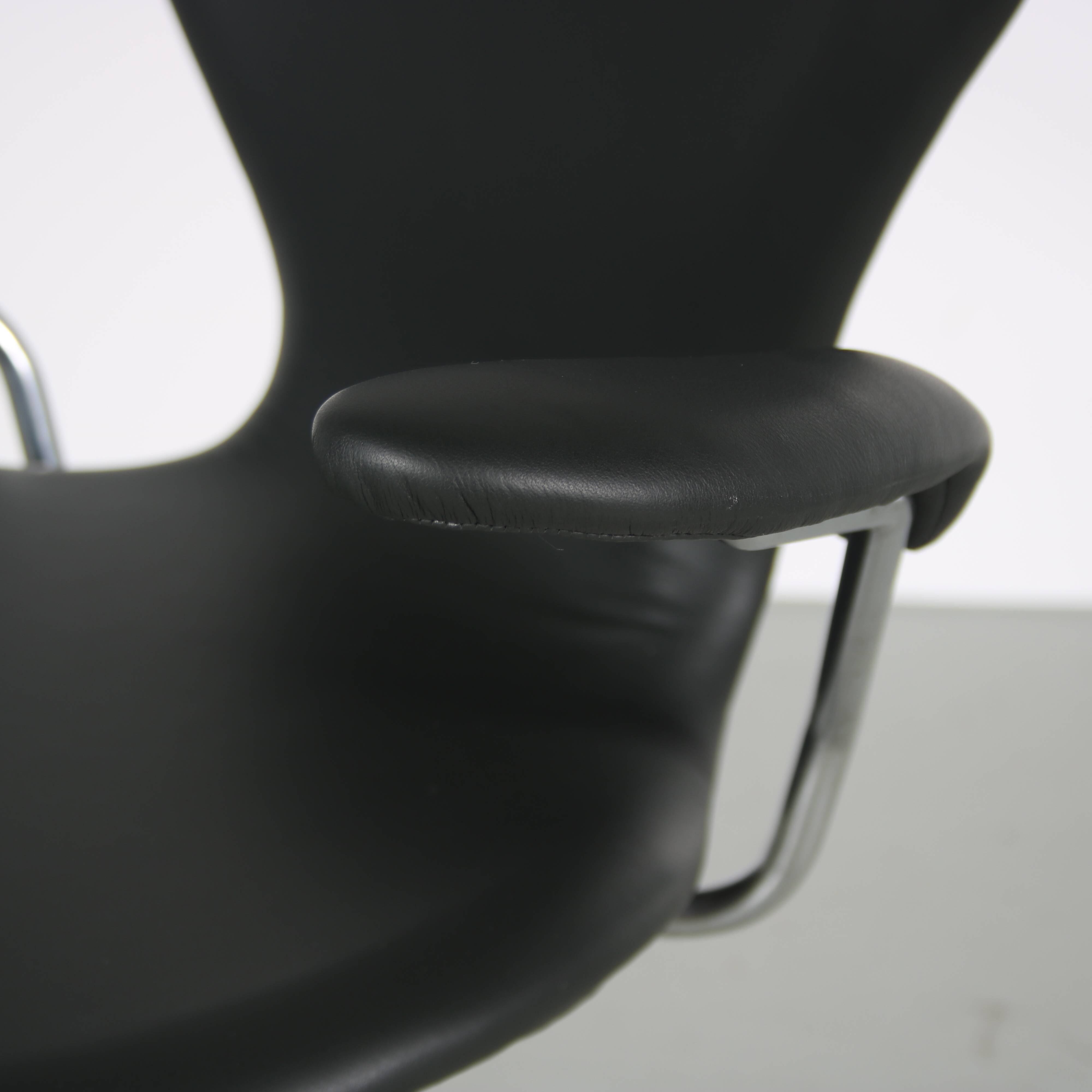 1950s “3217” Swivel desk chair by Arne Jacobsen for Fritz Hansen, Denmark