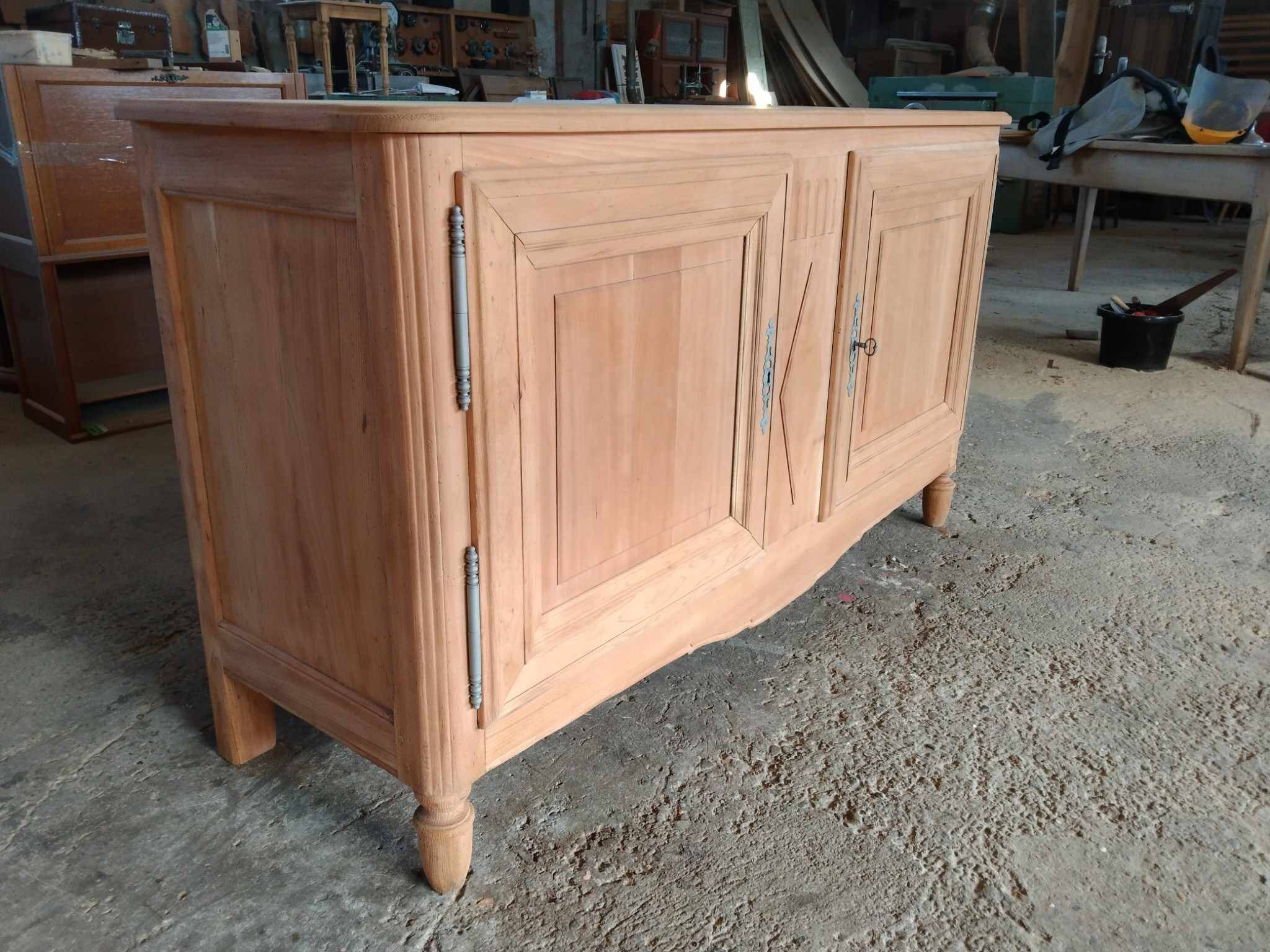 Low sideboard with 2 doors (airbrushed)