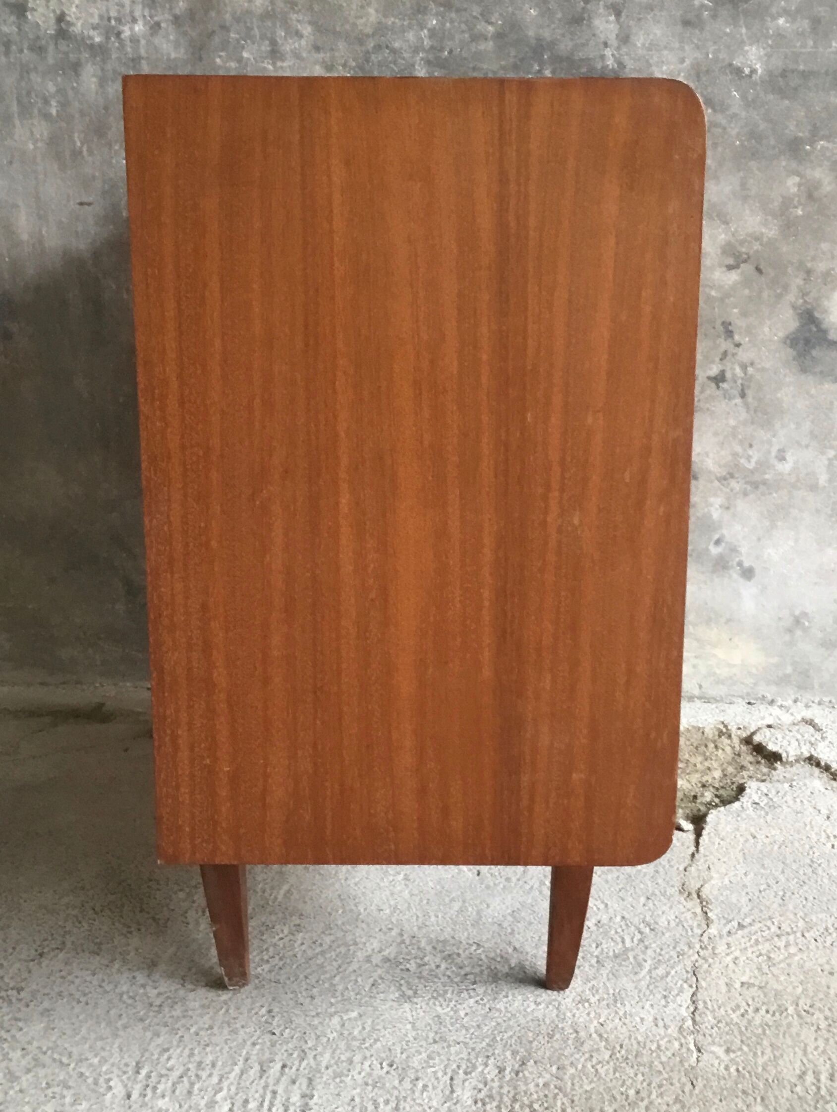 Meuble à vinyles ou range document
