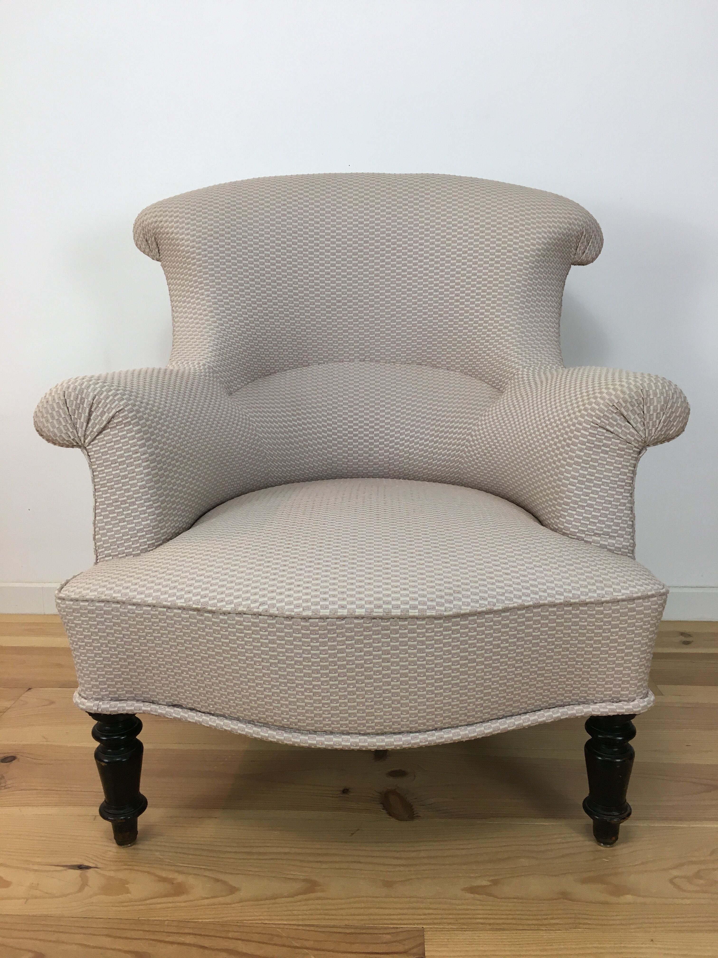 Napoleon III toad armchair forms lambrequin