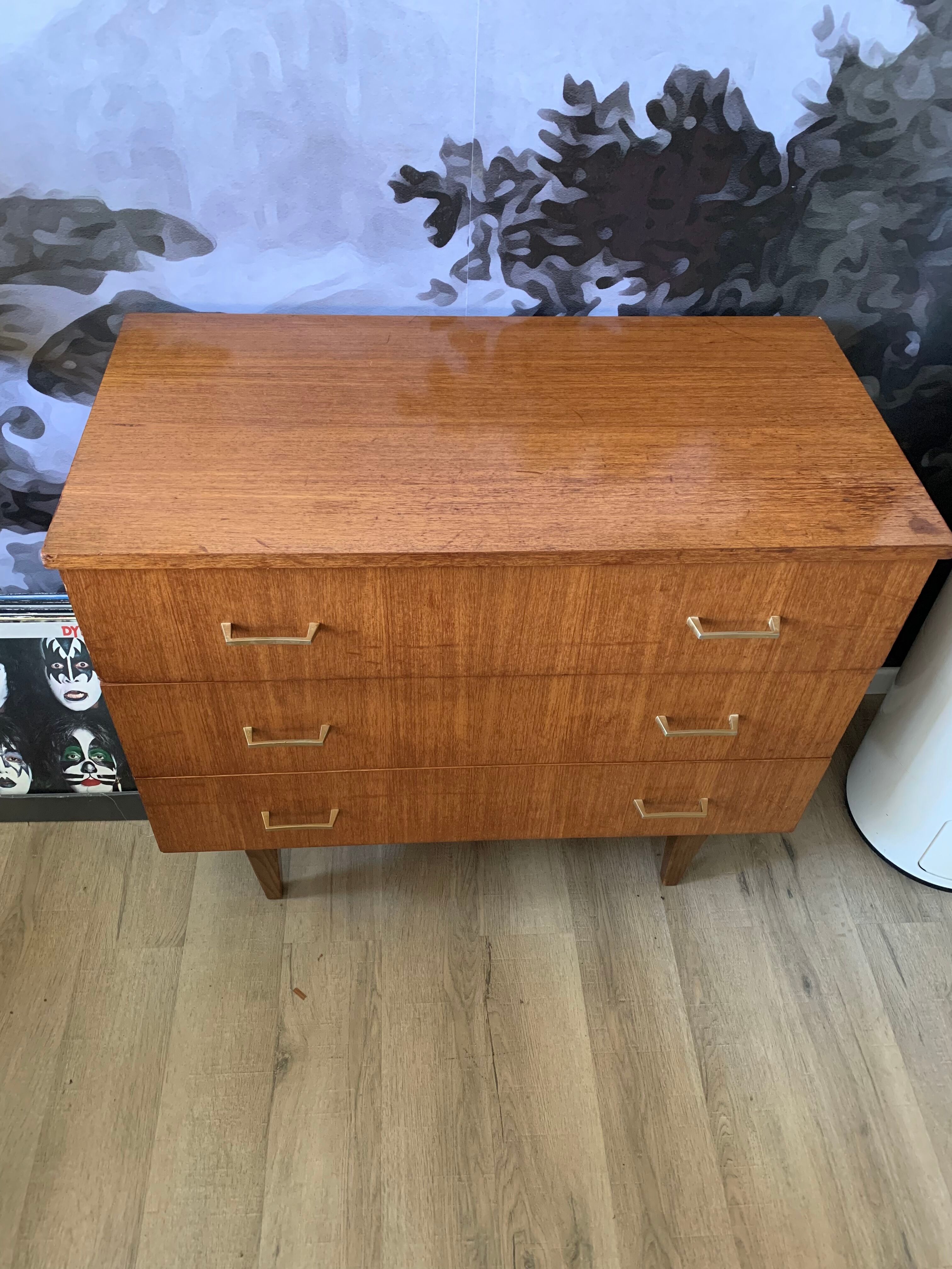 Dresser 60s