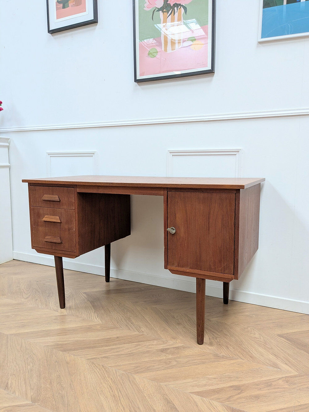 Scandinavian desk