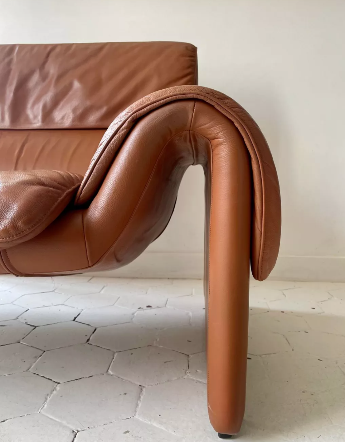 Tawny leather sofa De Sede "2011", Switzerland 1980