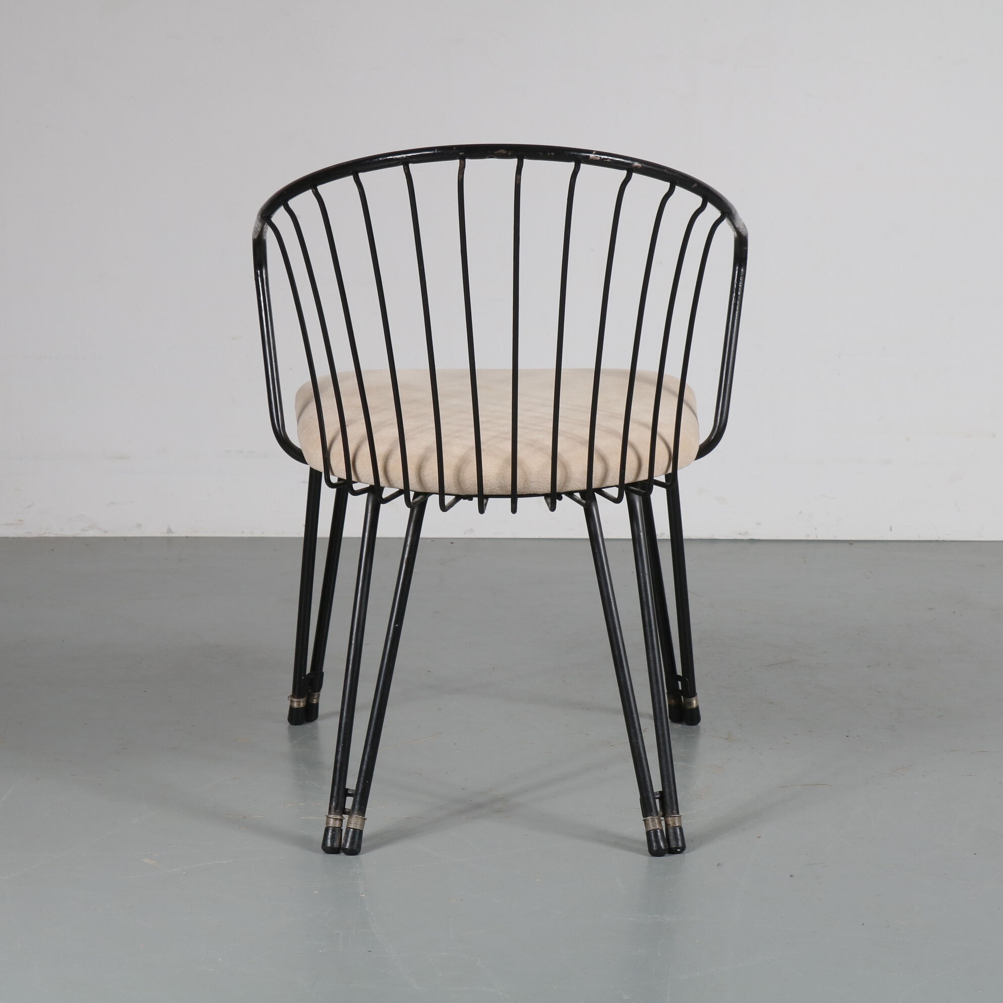 1950s Set of elegant dining chairs