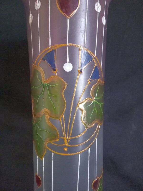 Vase rouleau Jugendstil en verre dépoli